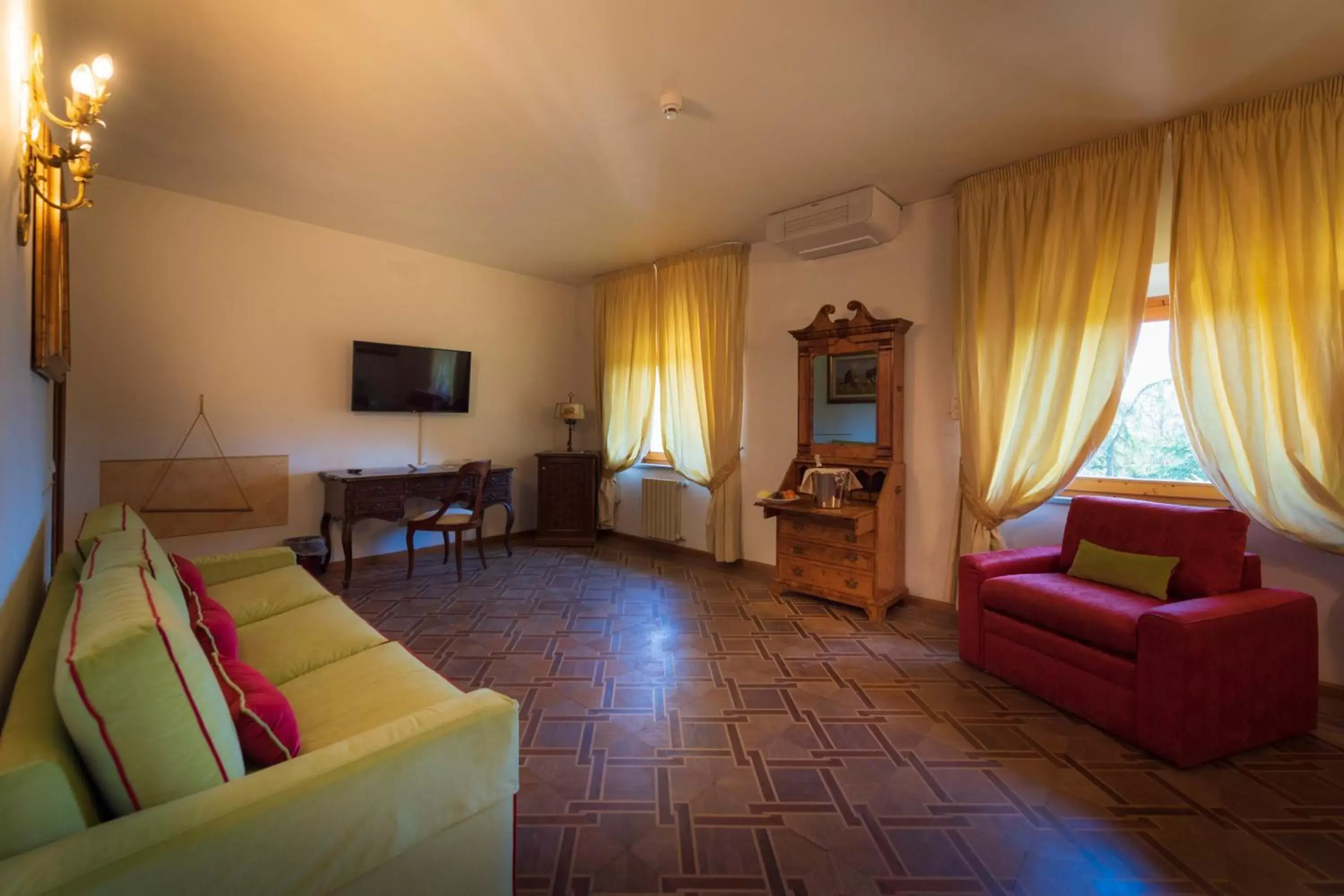 Living room, Seating Area in Villa Scacciapensieri Boutique Hotel