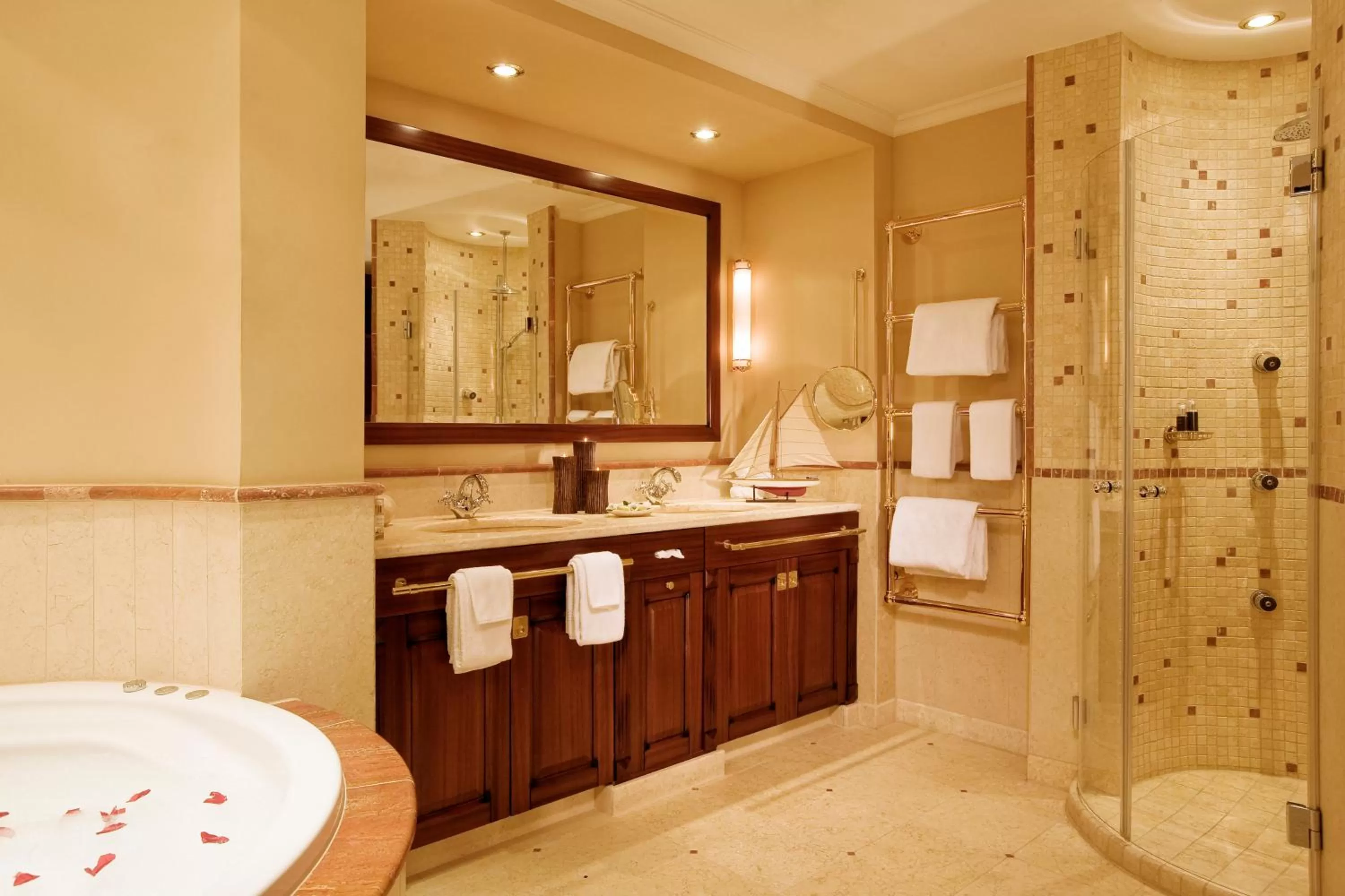 Bathroom in Yachthafenresidenz Hohe Düne