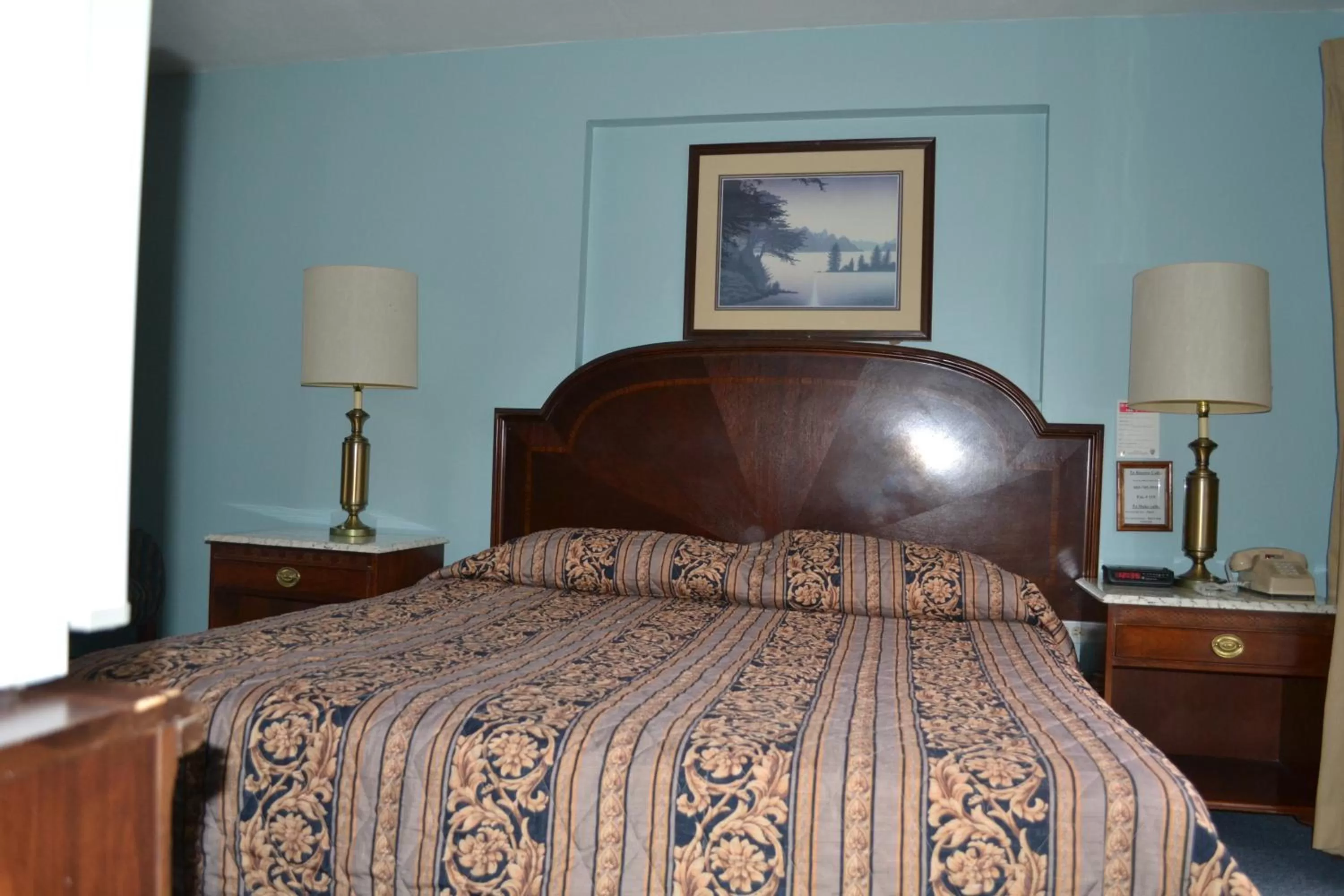 Bed in Parker's Motel