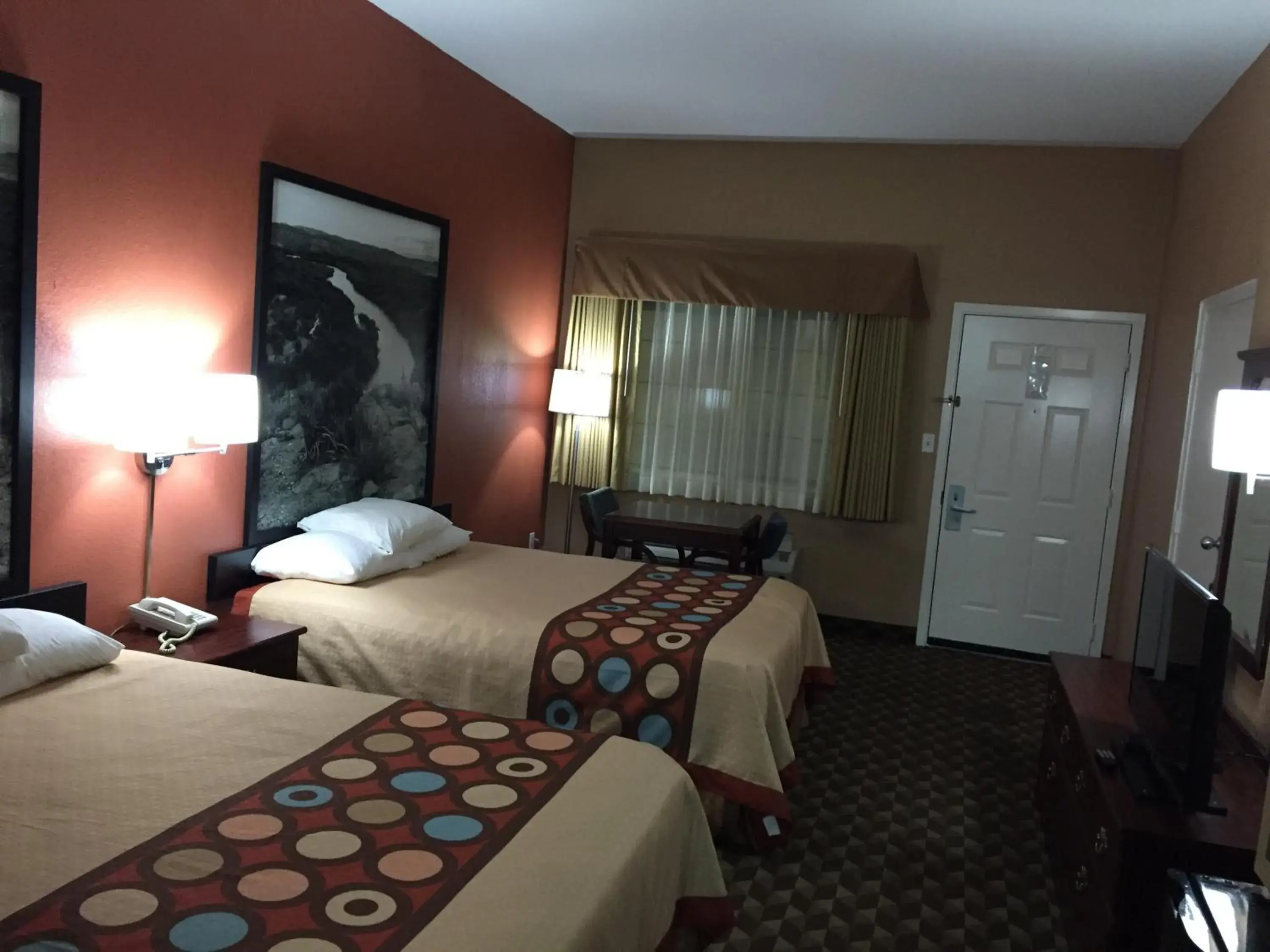 Photo of the whole room, Bed in Super 8 by Wyndham Bastrop TX