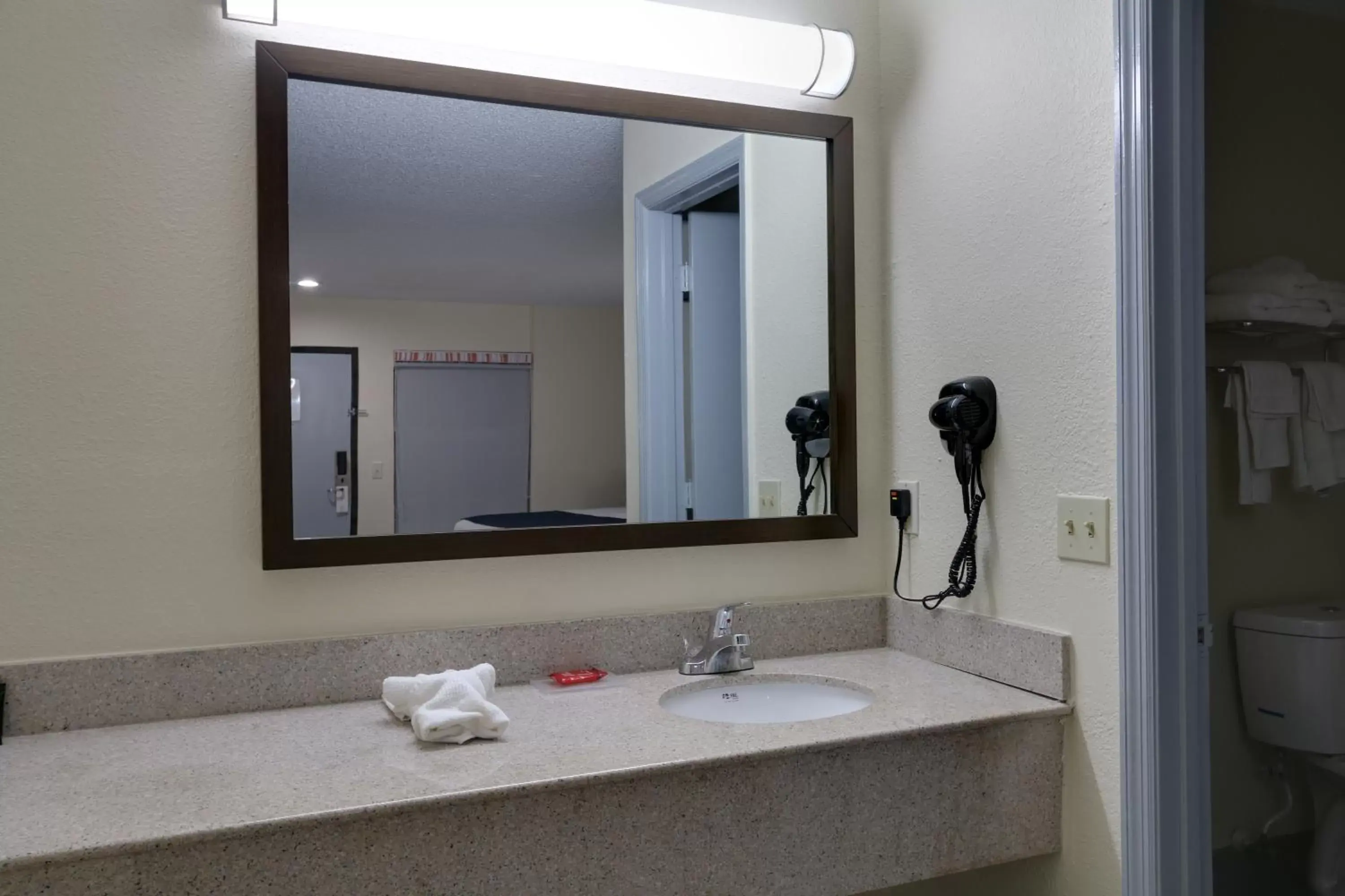 Bathroom in Baymont by Wyndham Ridgeland I-95