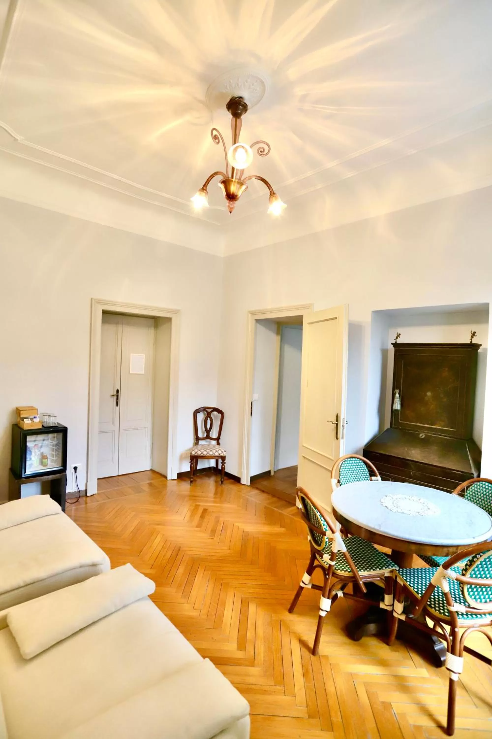 Seating Area in La Villa del Lago