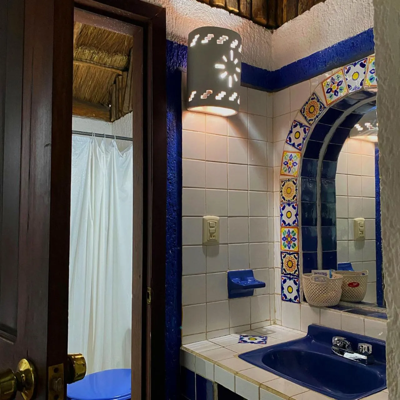 Bathroom in L hotelito