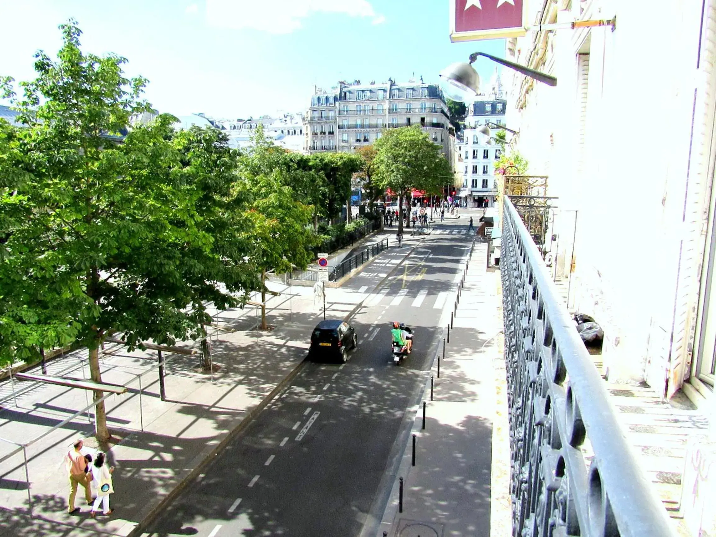 Street view, Balcony/Terrace in Hotel Du Square D'Anvers