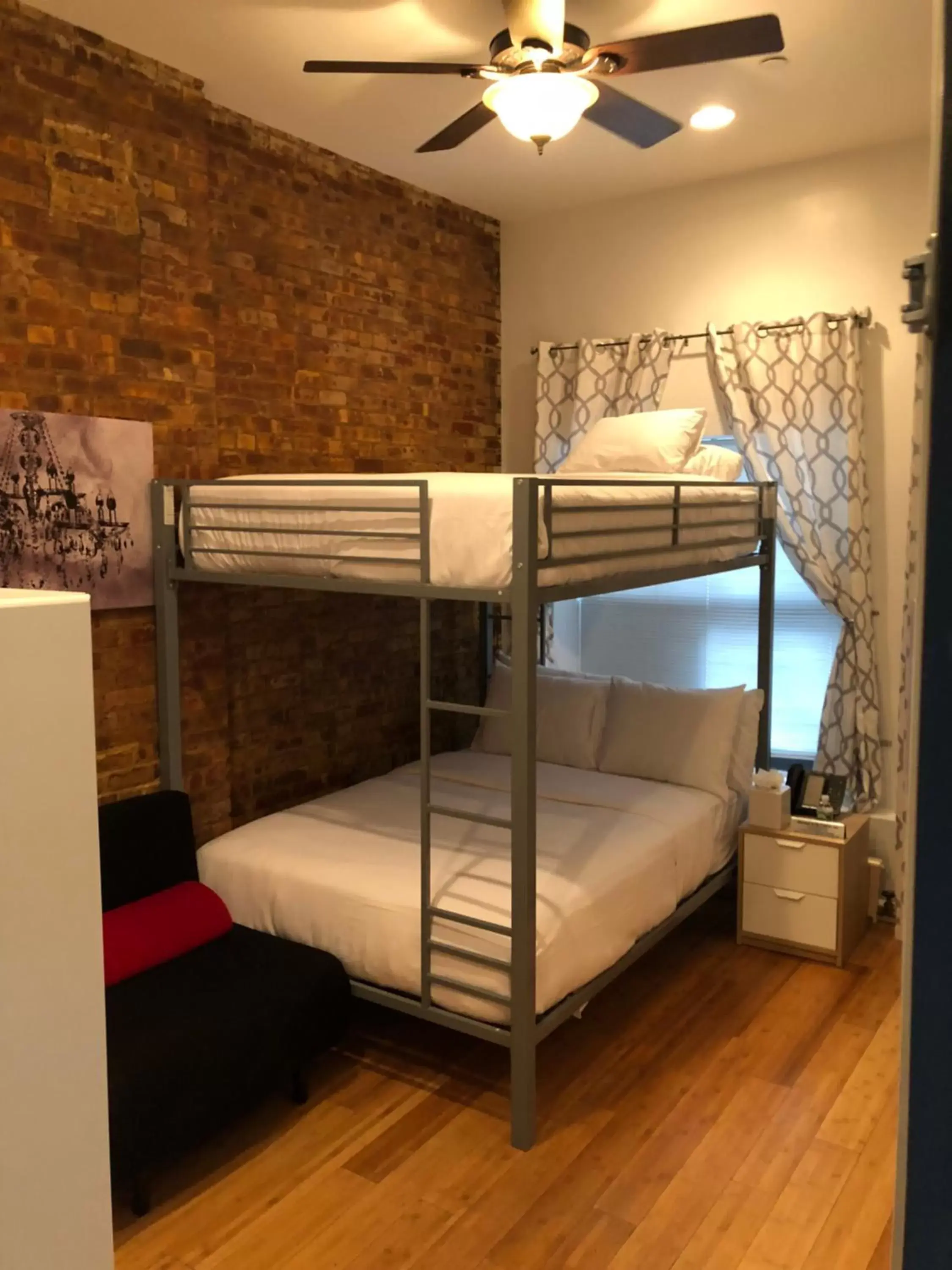 Bunk Bed in Chelsea Inn