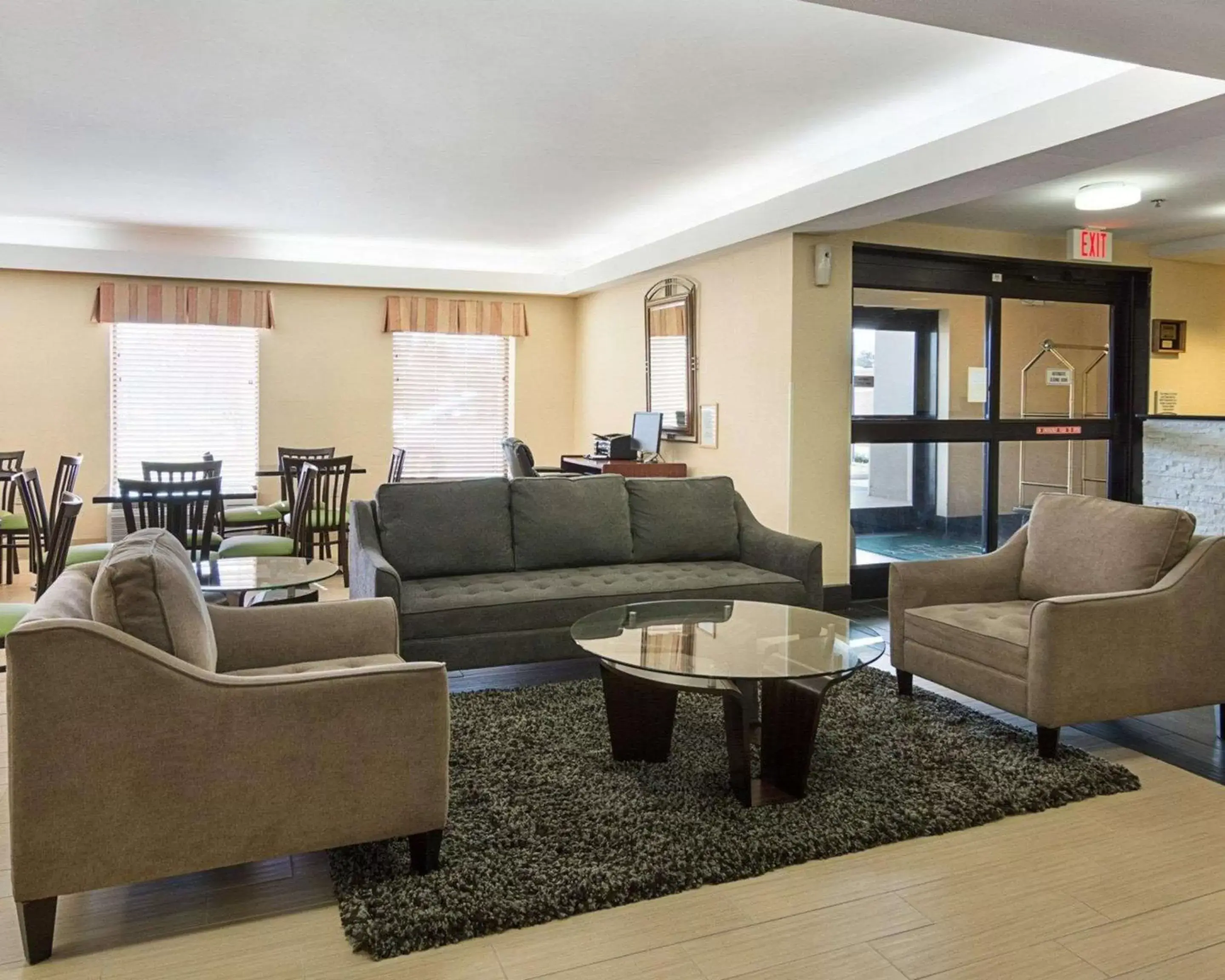 Lobby or reception, Seating Area in Quality Inn Richmond Airport