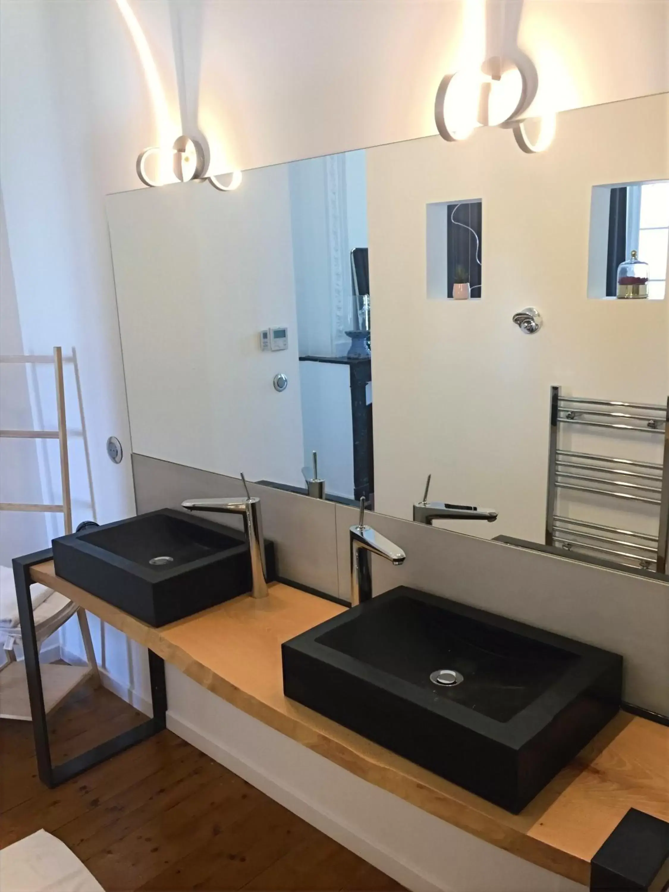 Bathroom, Seating Area in La Maison de Milie