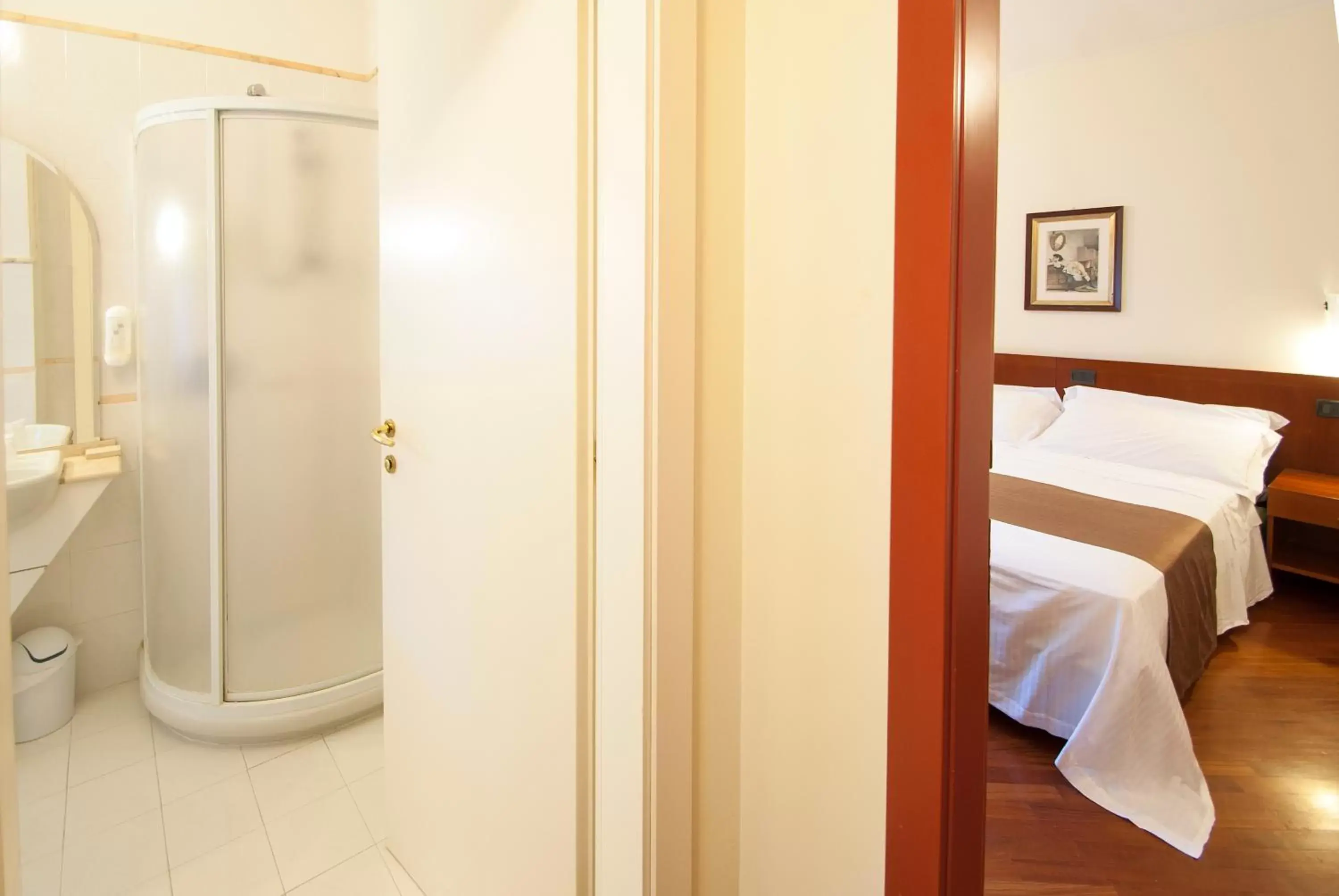 Bedroom, Bathroom in Alla Rocca Hotel Conference & Restaurant