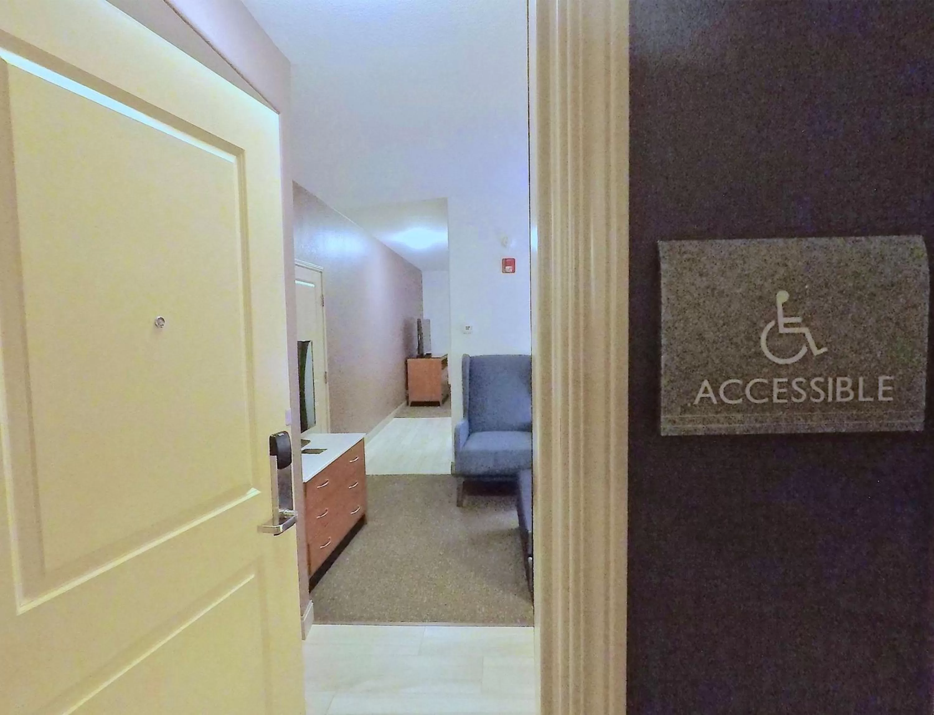 Living room, Bed in Hilton Garden Inn West Des Moines