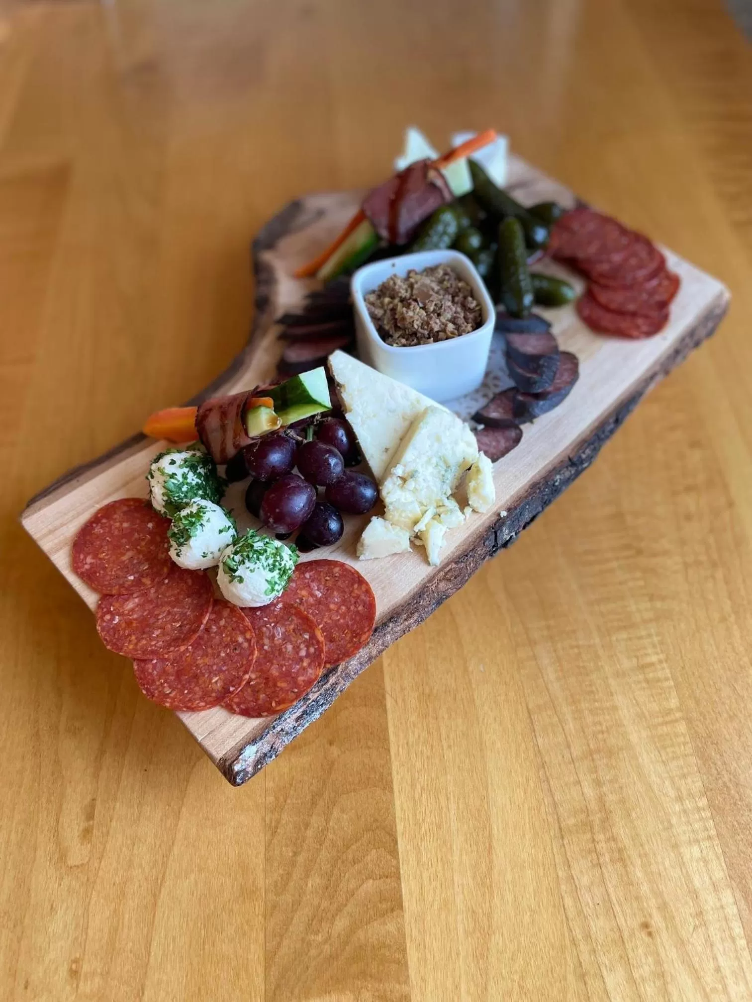 Food in Abigail's Hotel