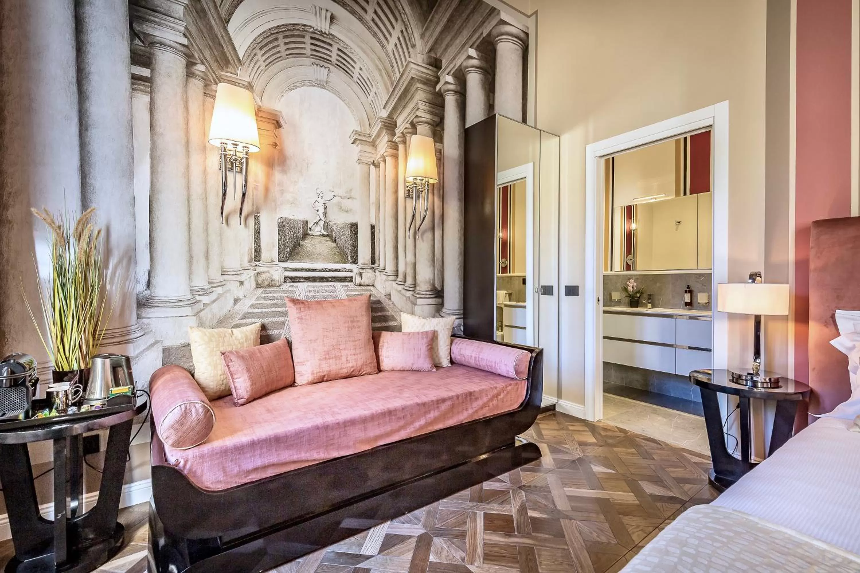 Decorative detail, Bed in Arte' Boutique Hotel