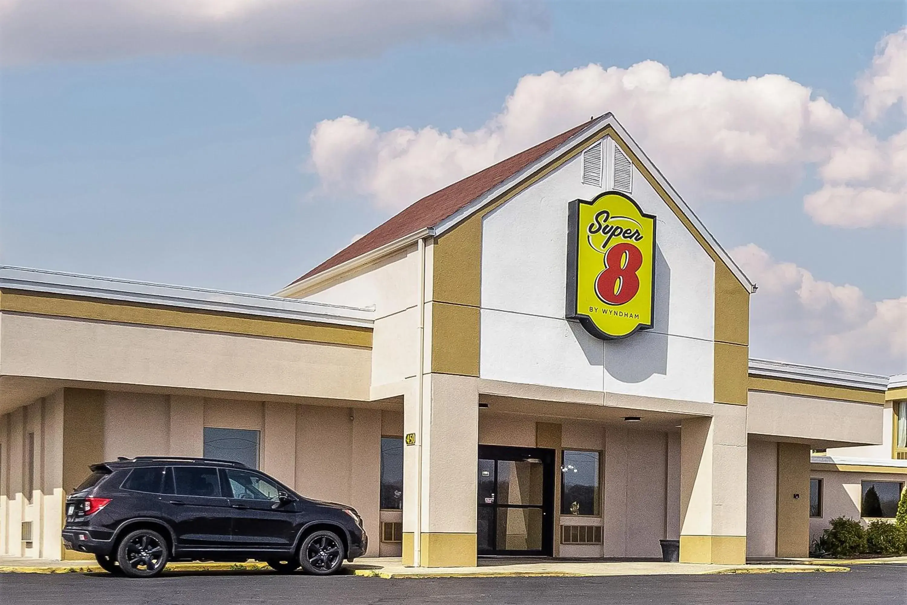 Property Building in Super 8 by Wyndham Indianapolis South