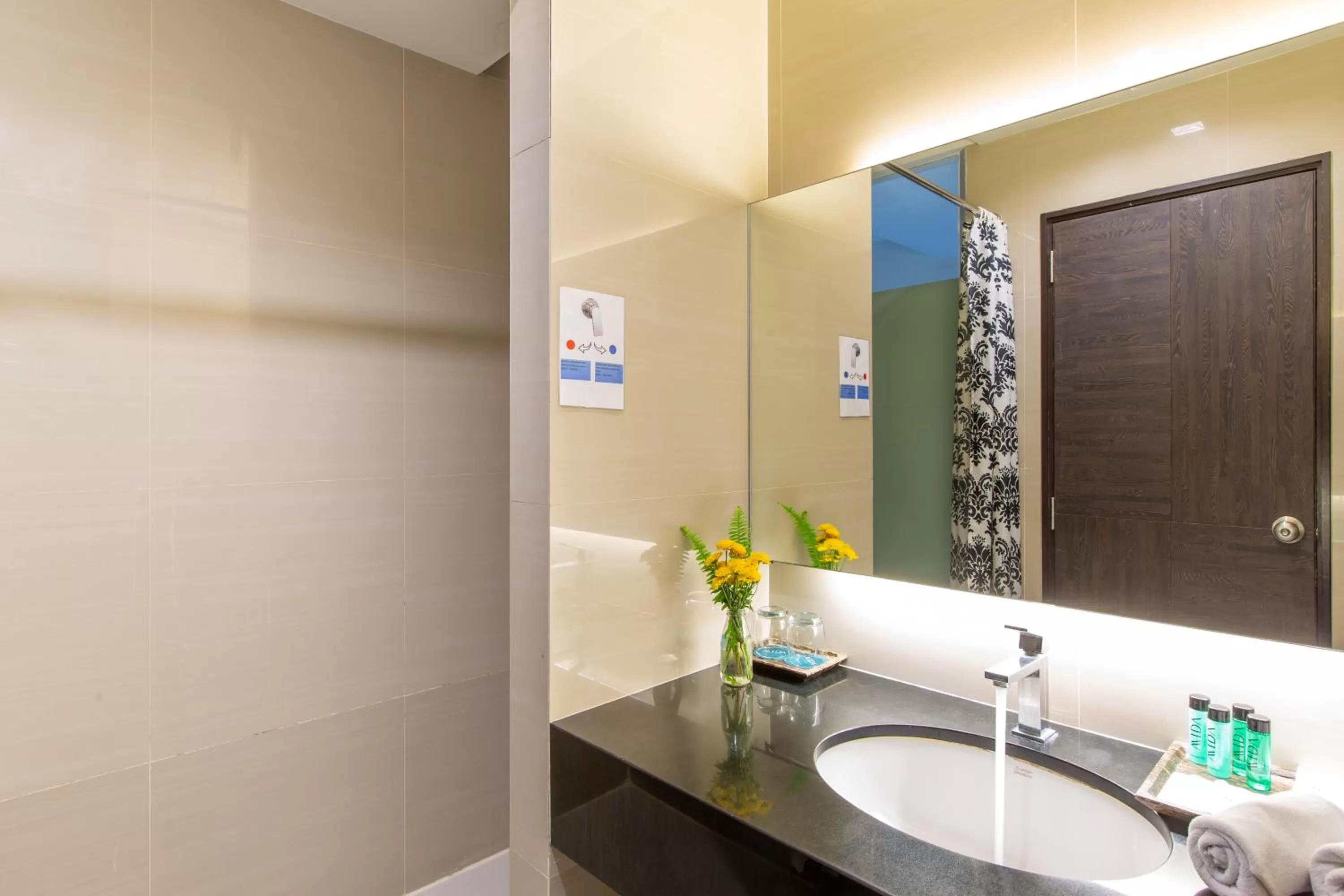 Bathroom in Mida Hotel Don Mueang Airport
