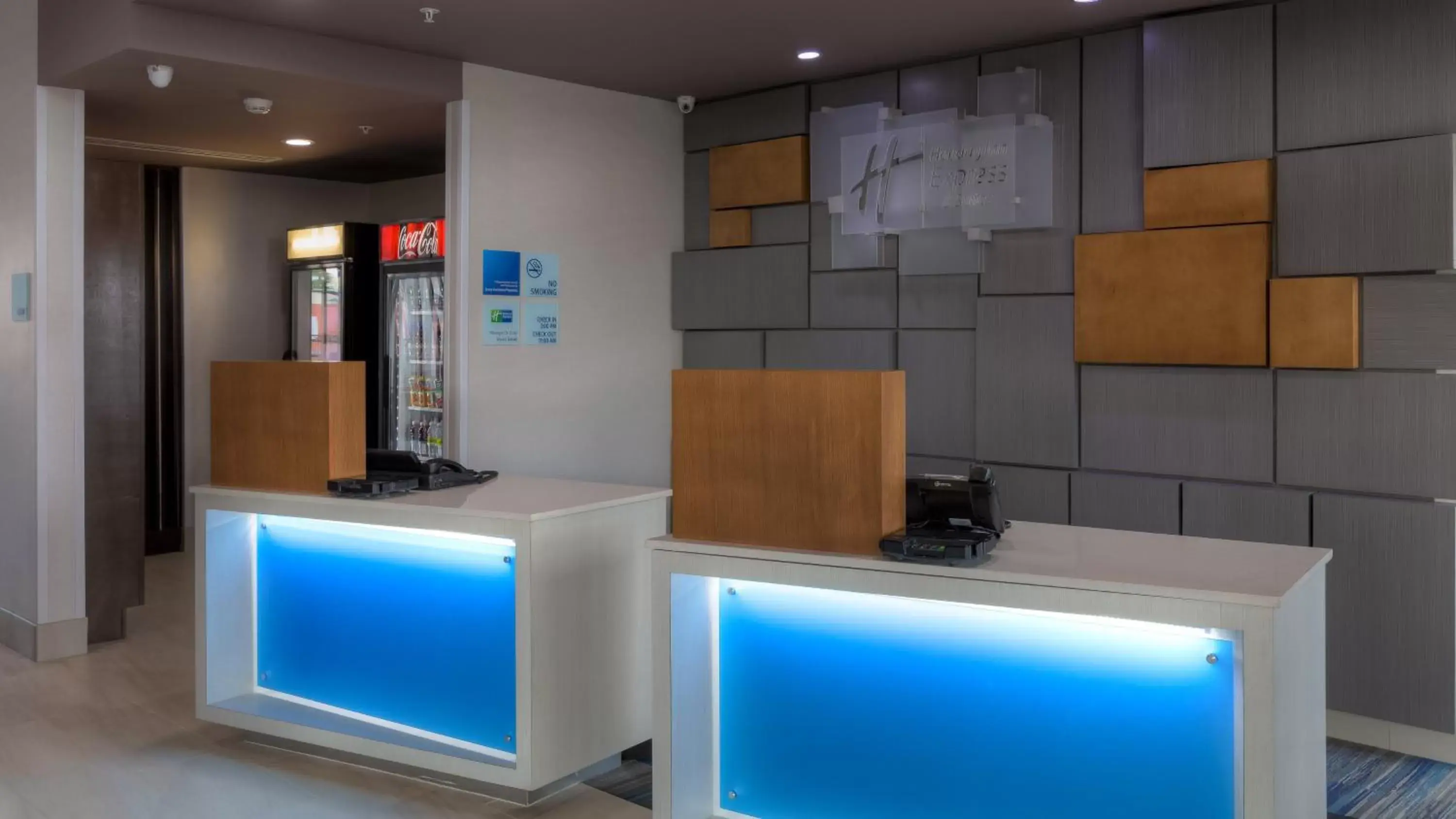 Property building in Holiday Inn Express & Suites Tulsa Midtown by IHG Property building in Holiday Inn Express & Suites Tulsa Midtown by IHG