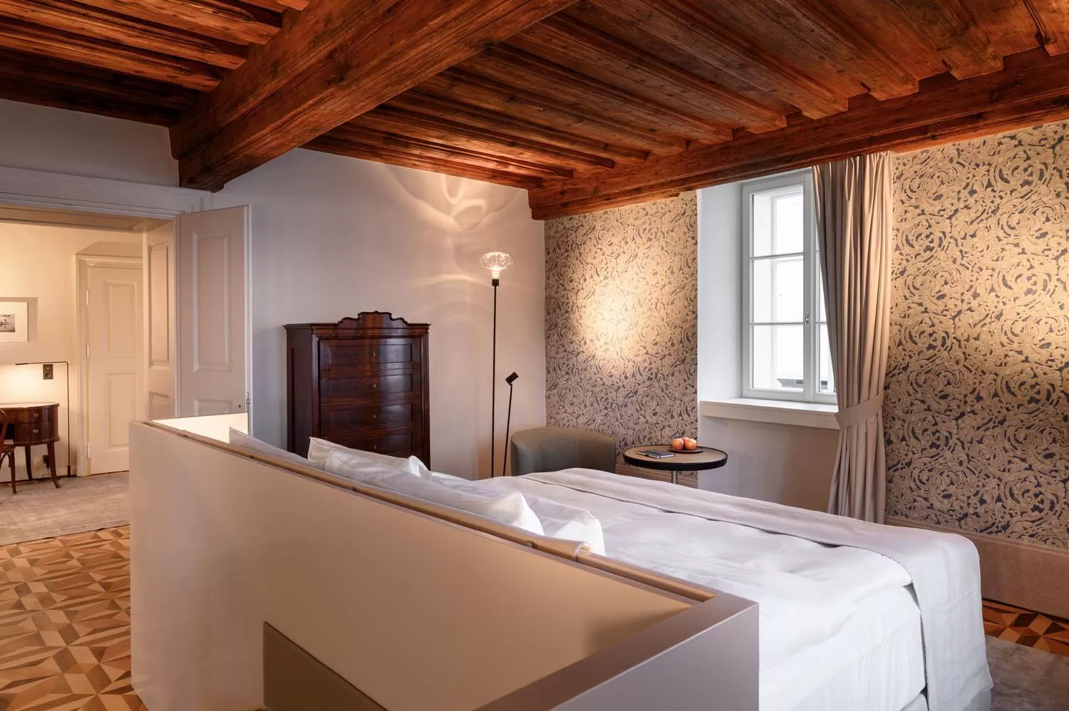 Bed in Zlata Ladjica Boutique Hotel