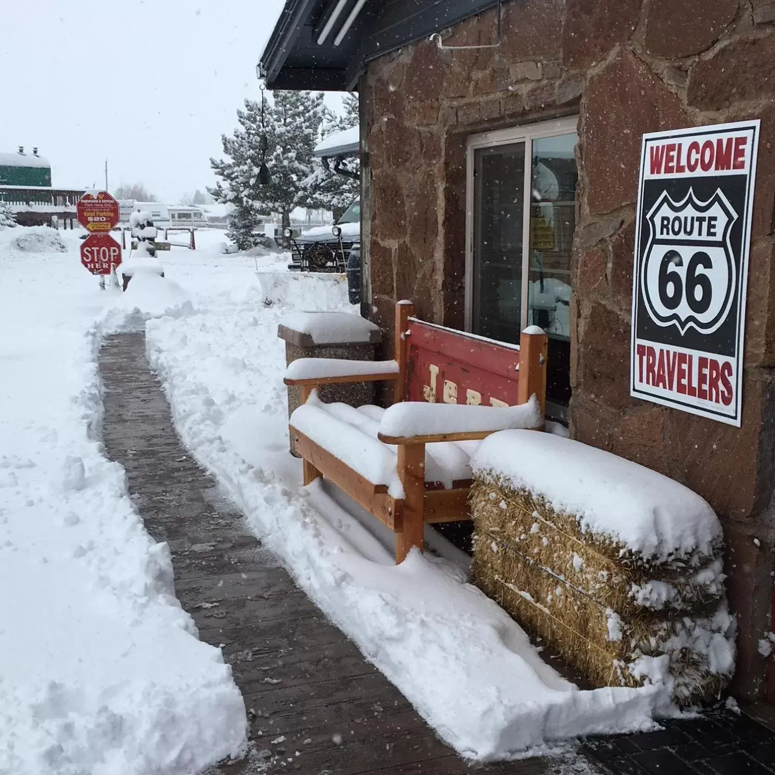 Patio, Winter in The Canyon Motel & RV Park