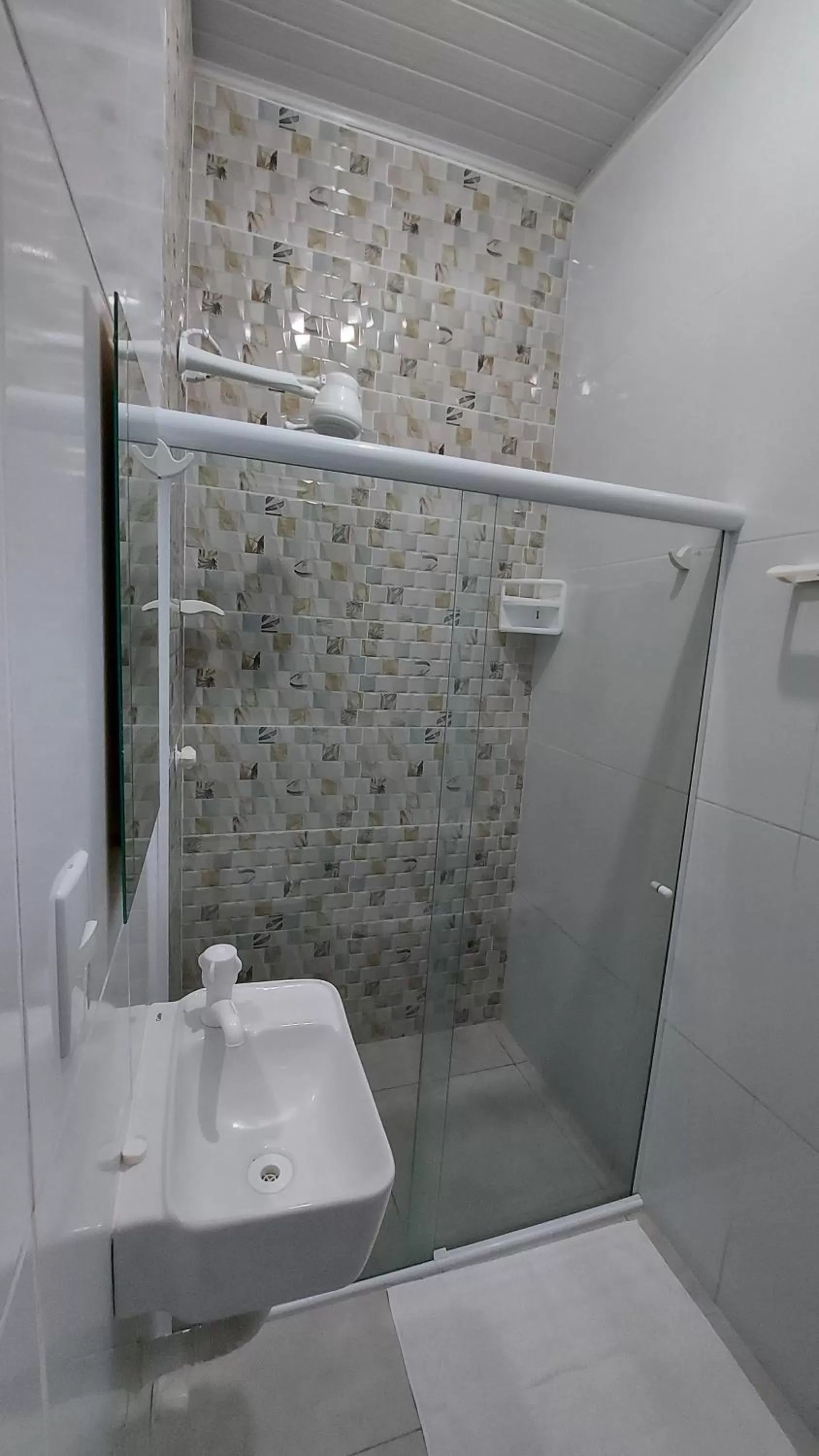 Shower in Mini suíte Atitude centro de Maragogi ao lado de ponto rodoviário