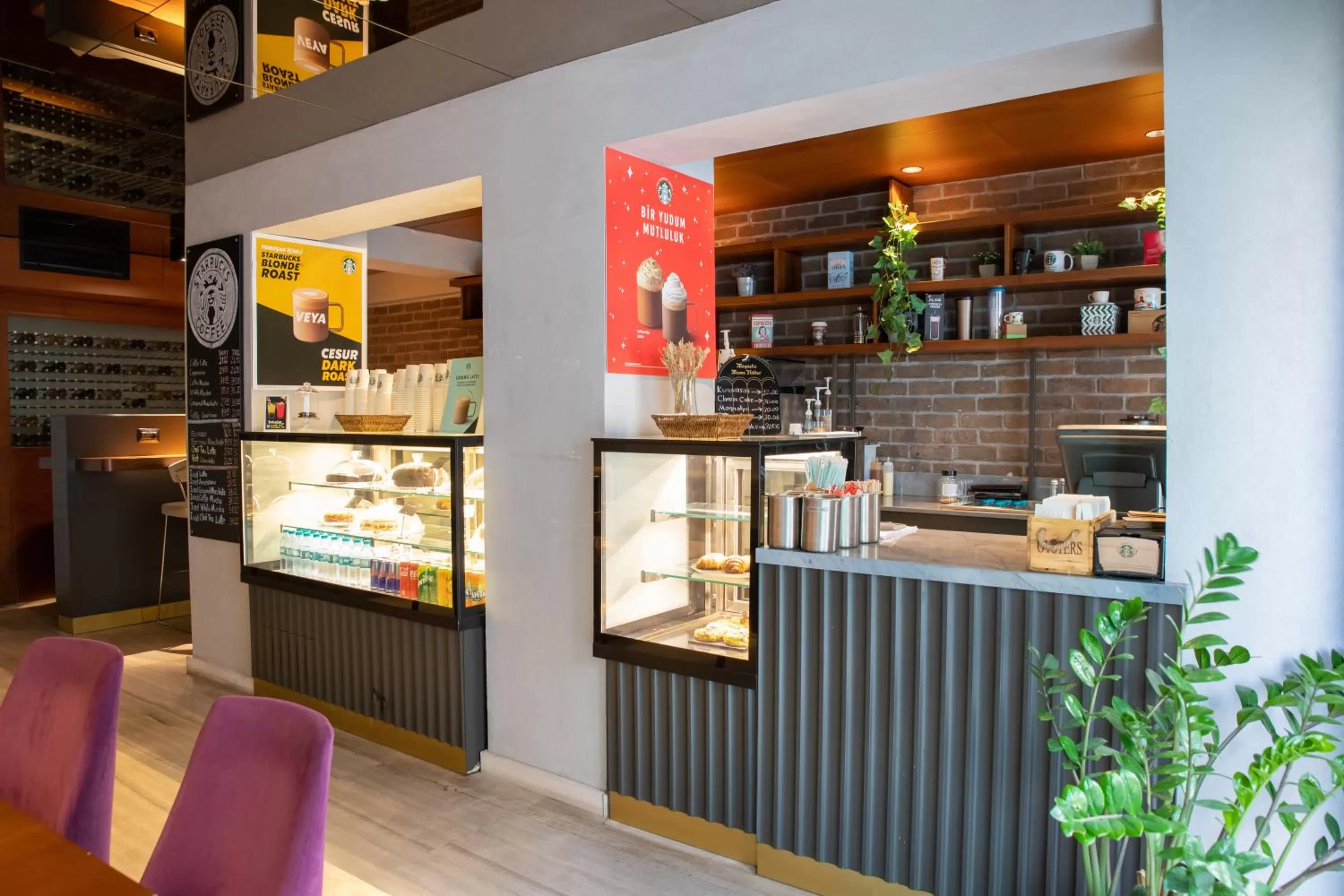 Restaurant/places to eat in Ramada by Wyndham Istanbul Grand Bazaar