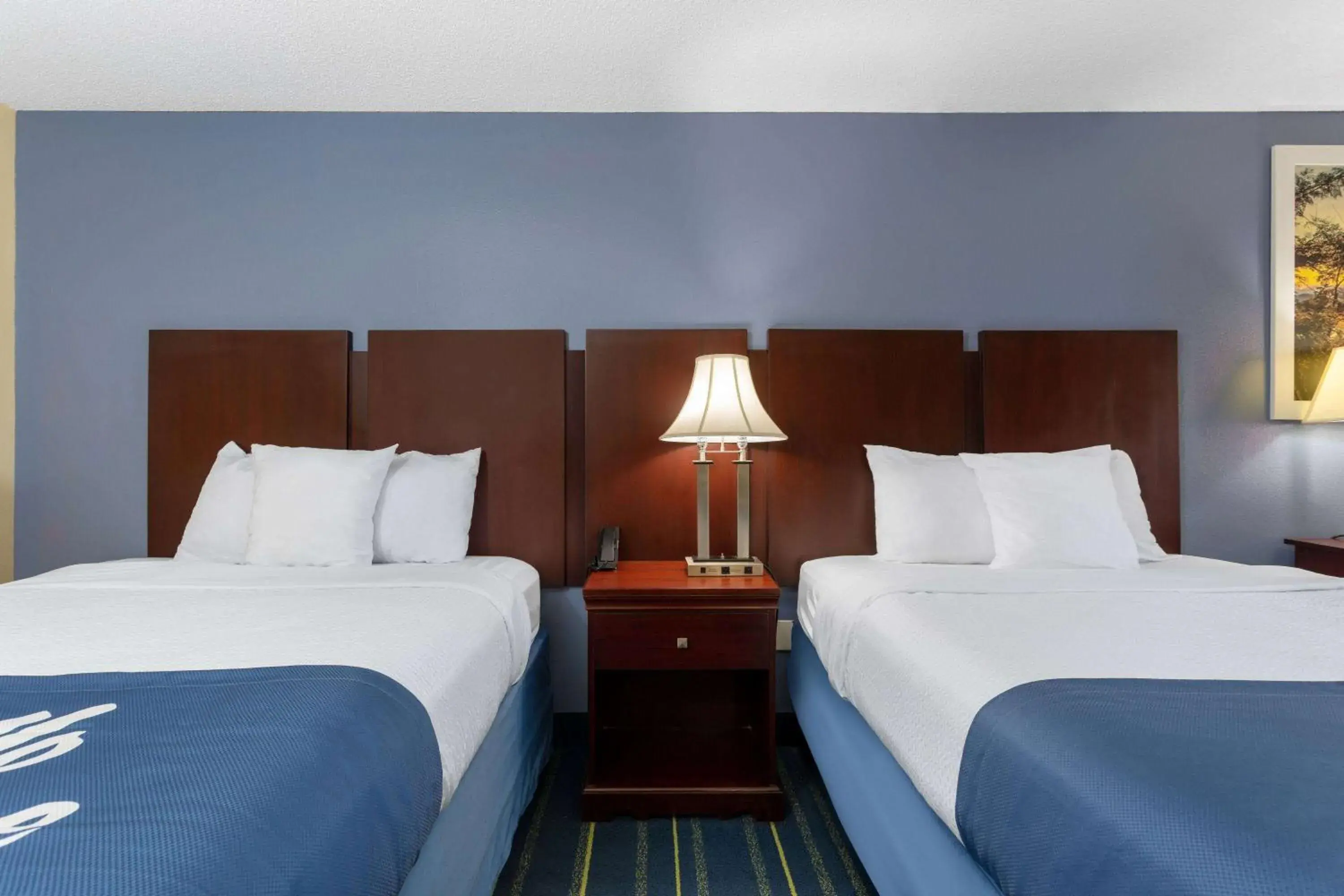 Photo of the whole room, Bed in Days Inn by Wyndham Chipley