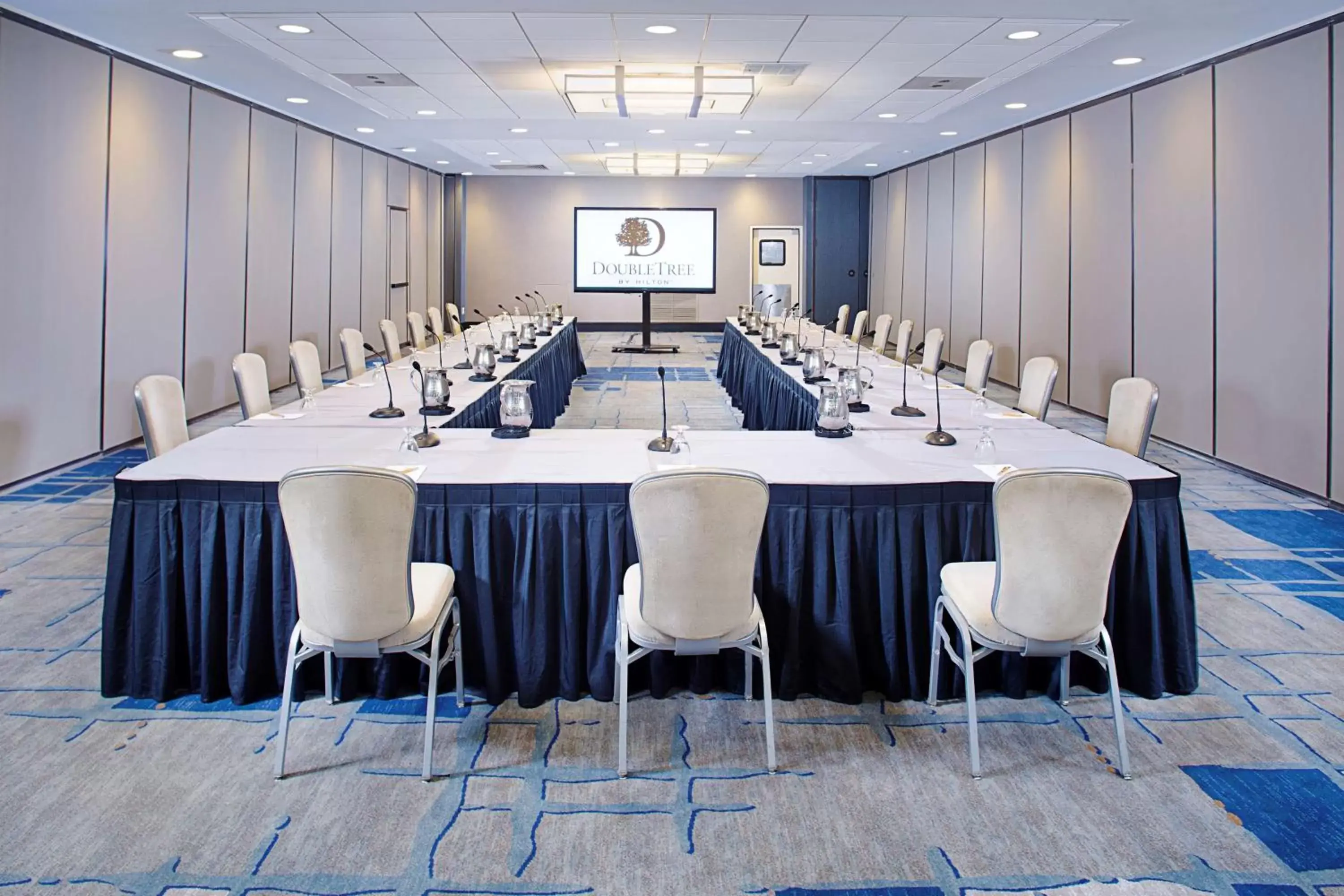 Meeting/conference room in DoubleTree by Hilton Baltimore - BWI Airport