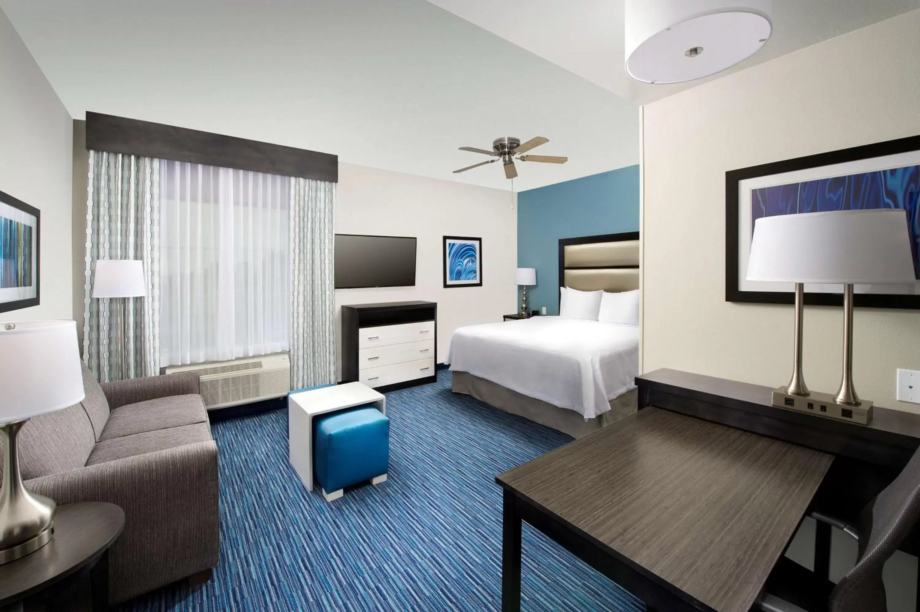 Bed, TV/Entertainment Center in Homewood Suites by Hilton Metairie New Orleans