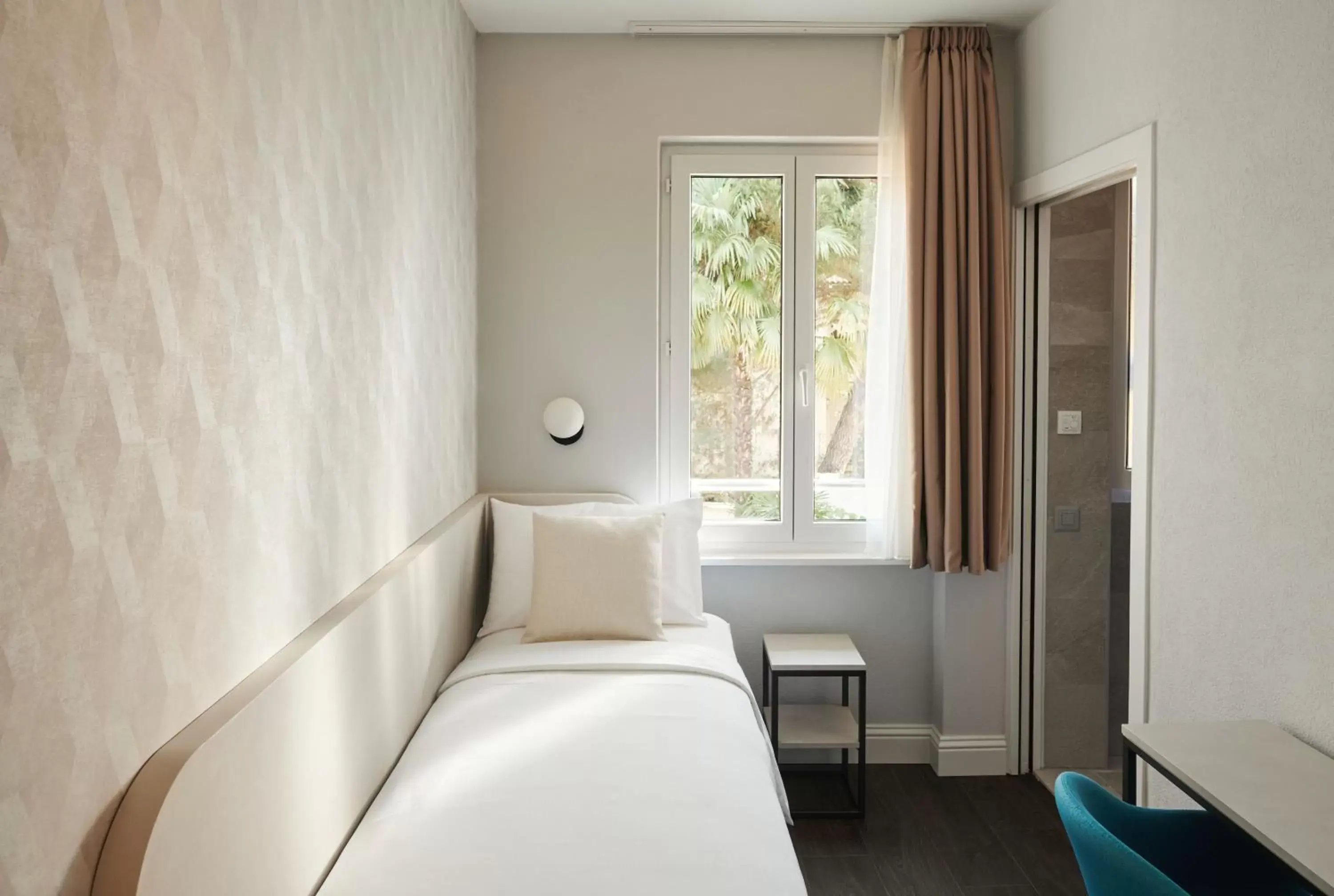 Garden Single Room - single occupancy in Vista Lakefront Boutique Hotel Garden Single Room - single occupancy in Vista Lakefront Boutique Hotel