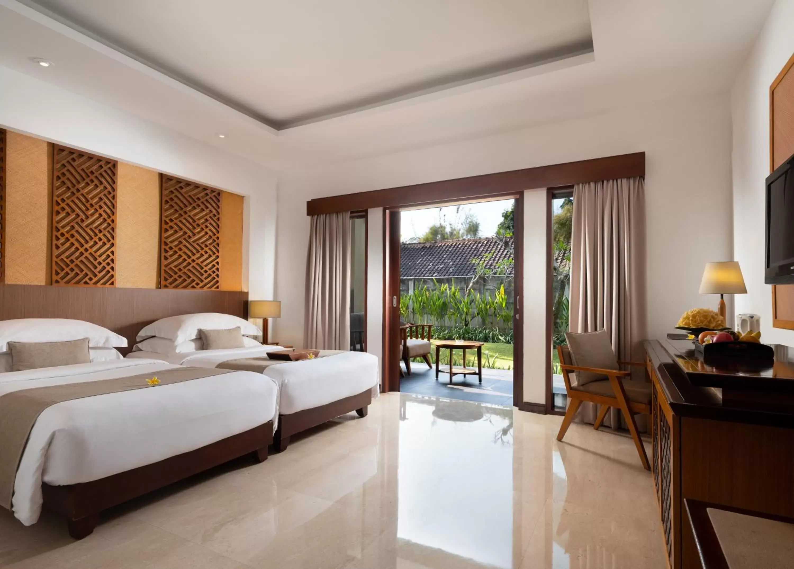 Classic Deluxe Room Twin Bed with Airport Transfer (Drop-Off) in Bali Niksoma Boutique Beach Resort
