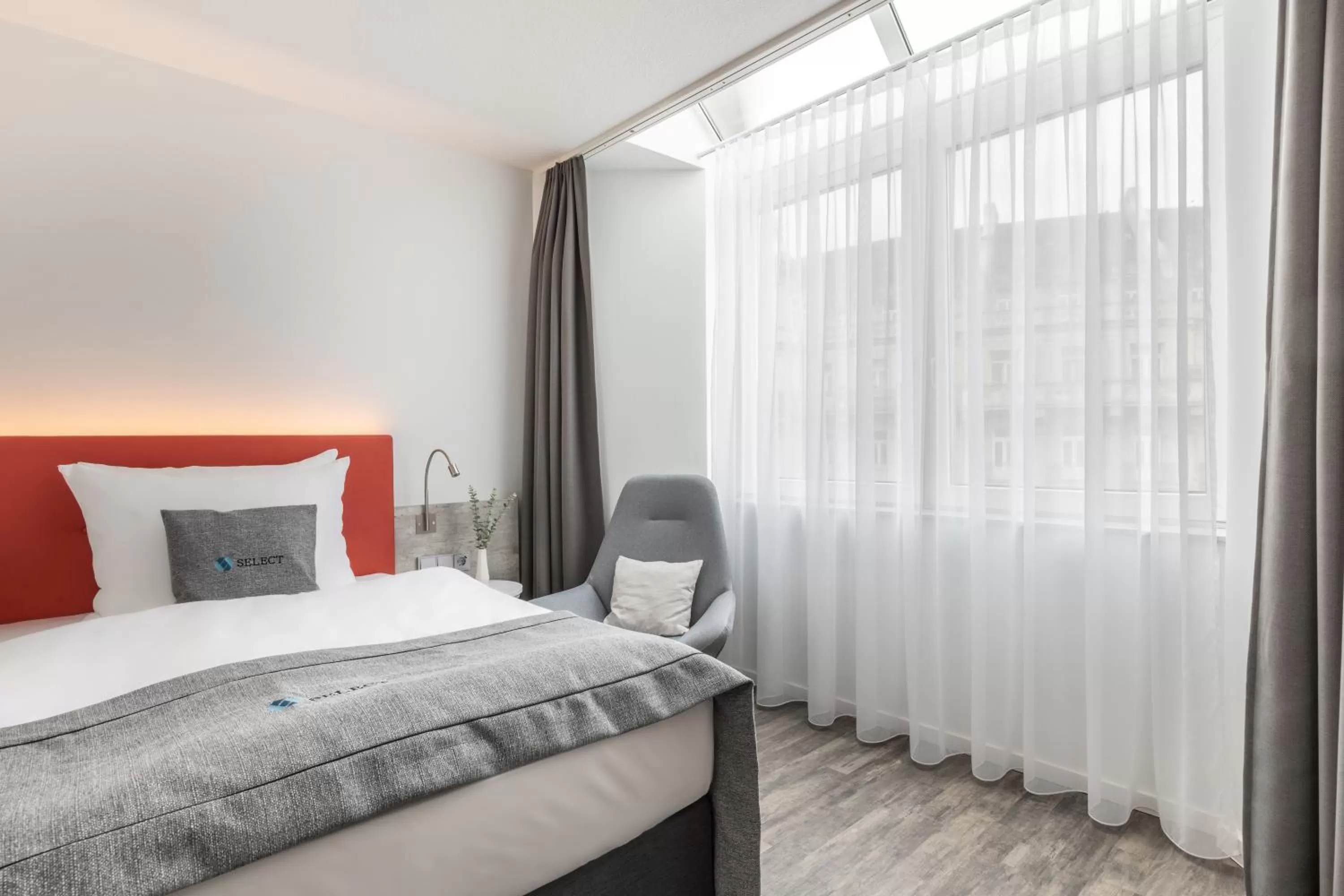 Photo of the whole room, Bed in Select Hotel Wiesbaden City