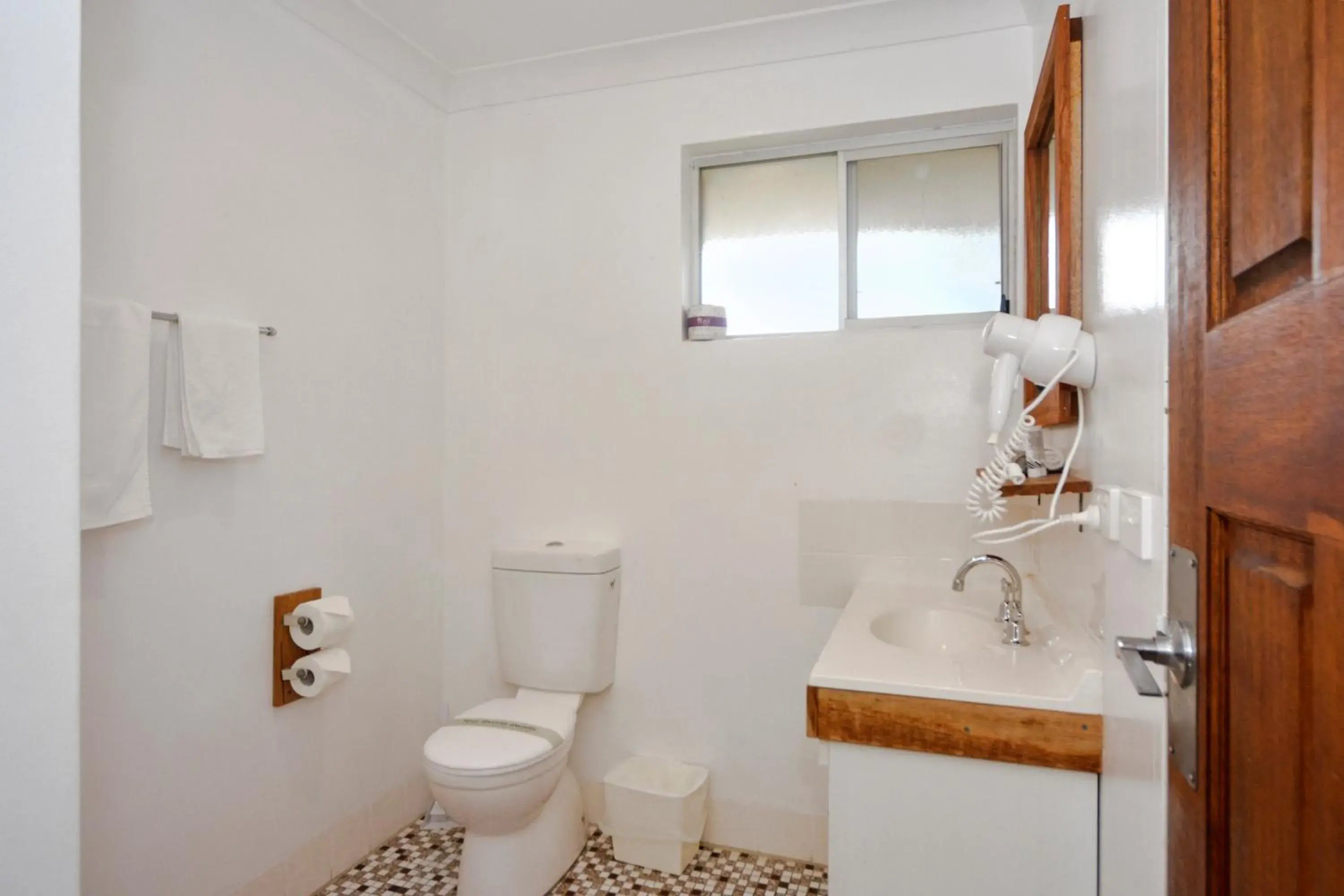 Bathroom in Pleasant Way River Lodge