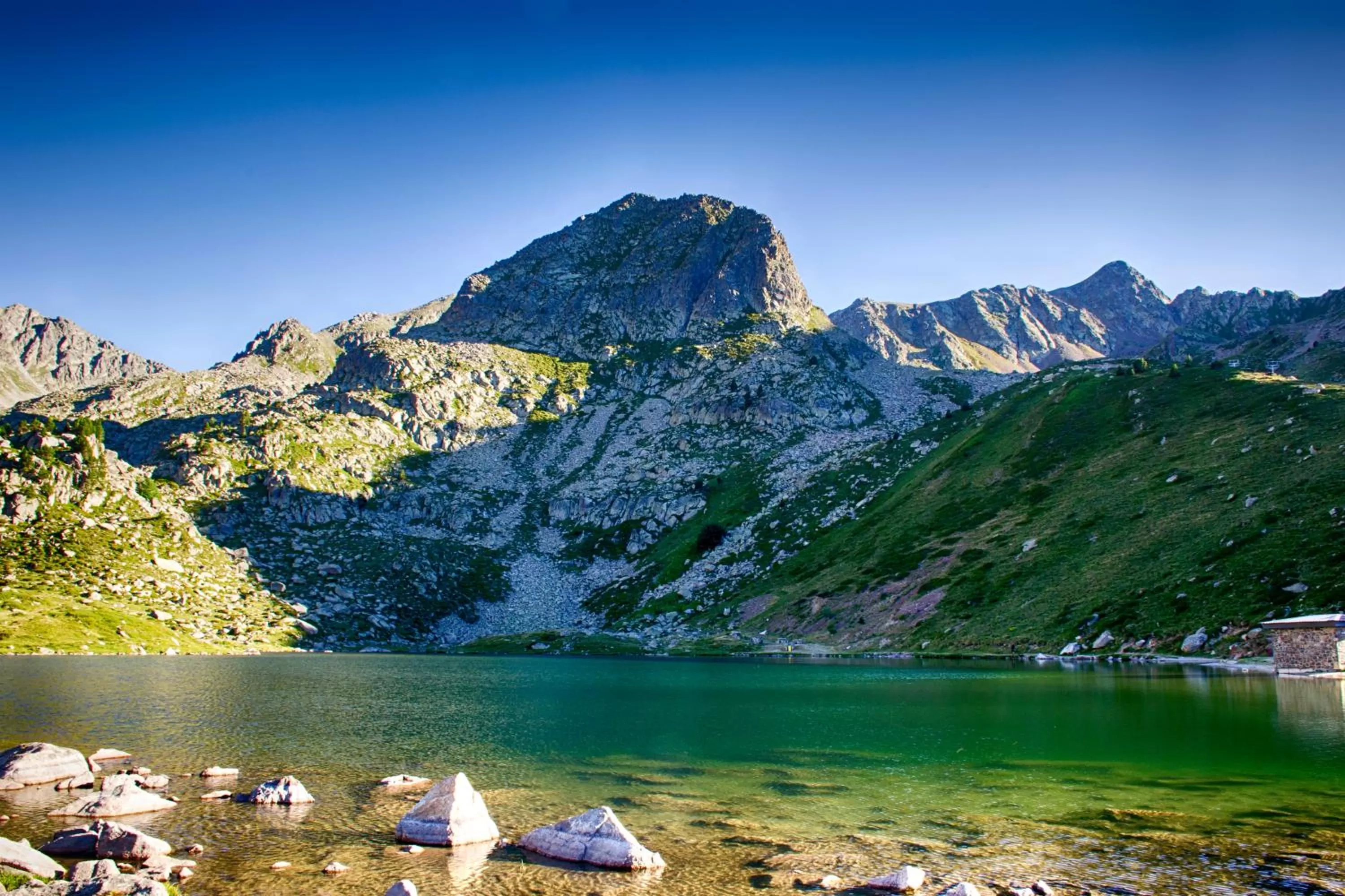 Nearby landmark in Cal Ruiz