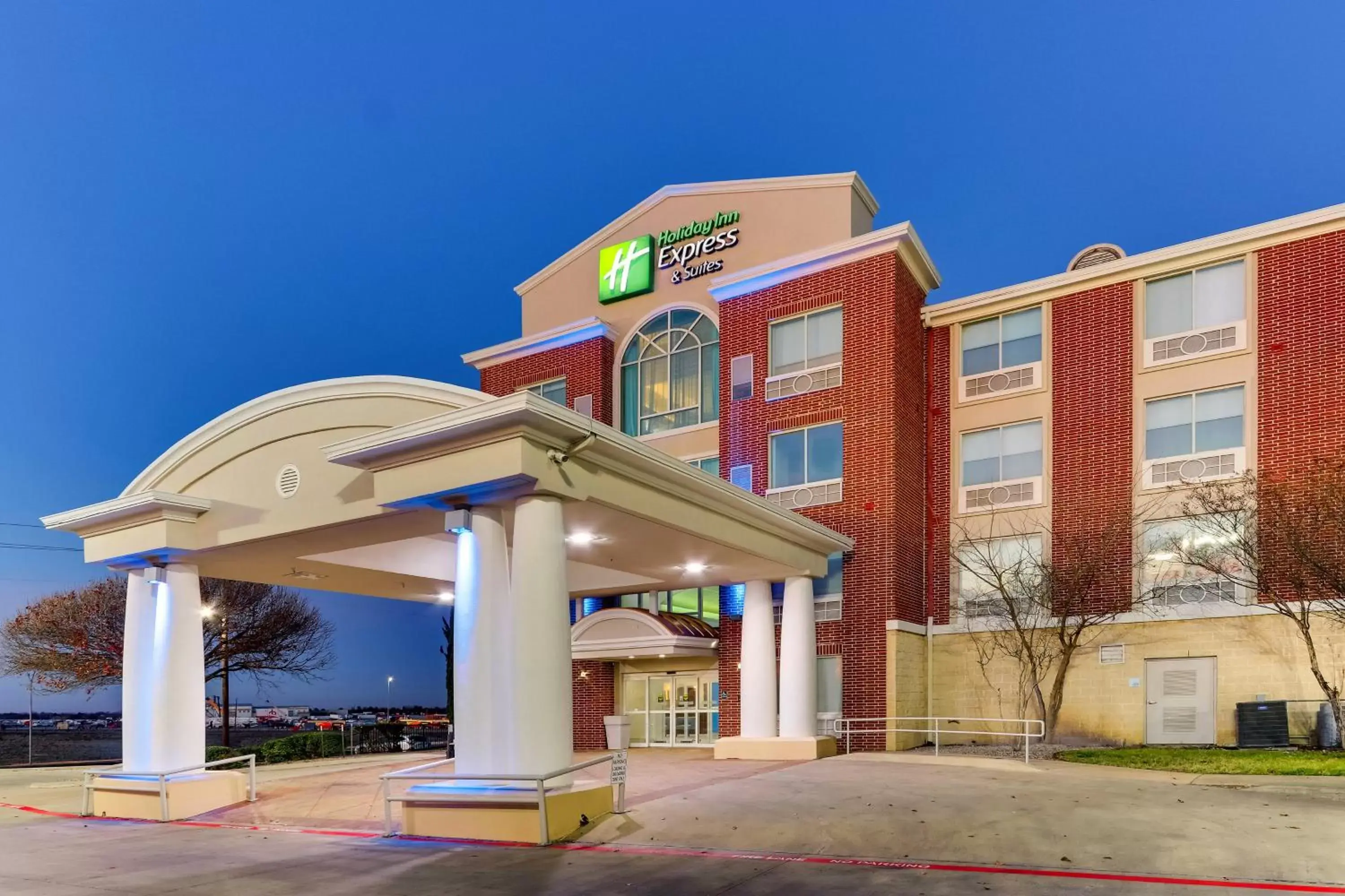 Property Building in Holiday Inn Express Lake Worth NW Loop 820, an IHG Hotel