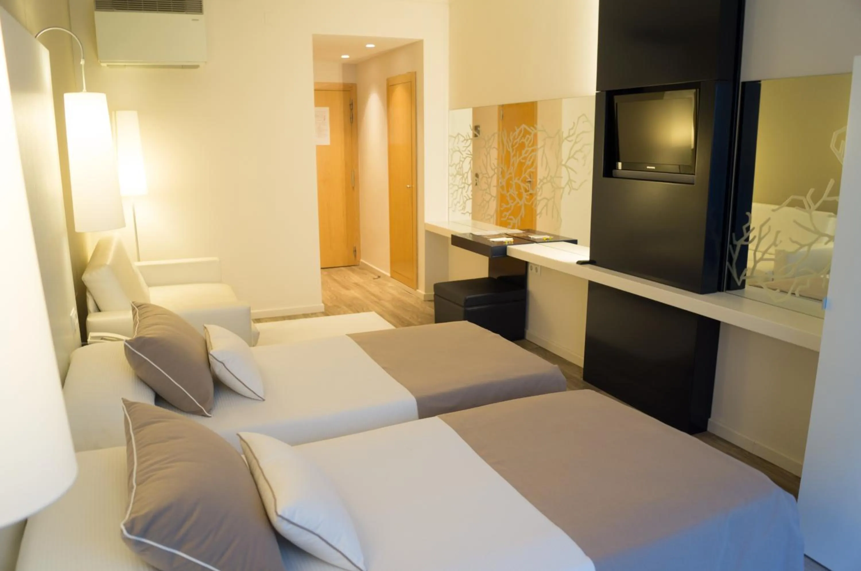 Double or Twin Room with Sea View in Canyelles Platja