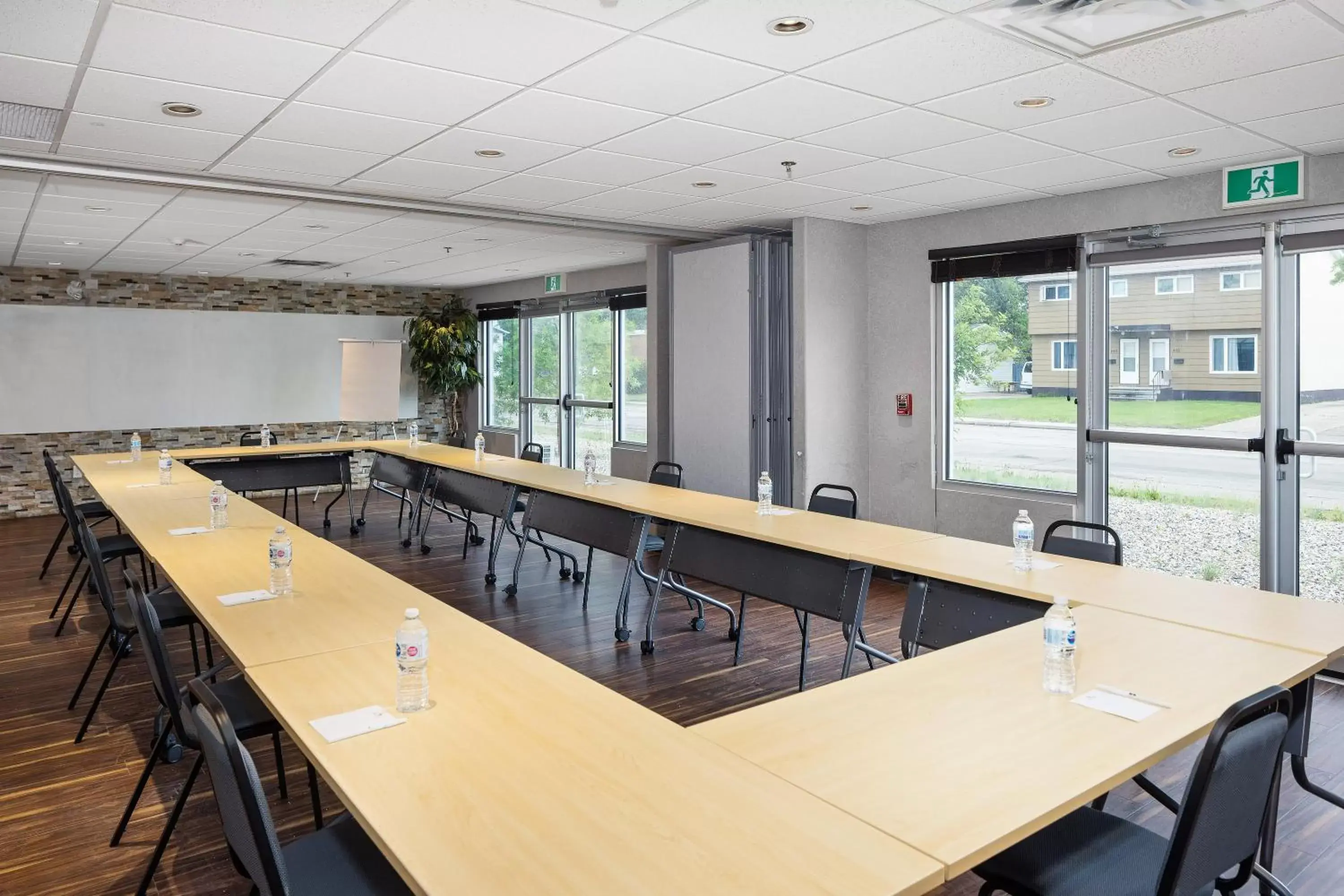 Meeting/conference room in Home Inn & Suites Yorkton