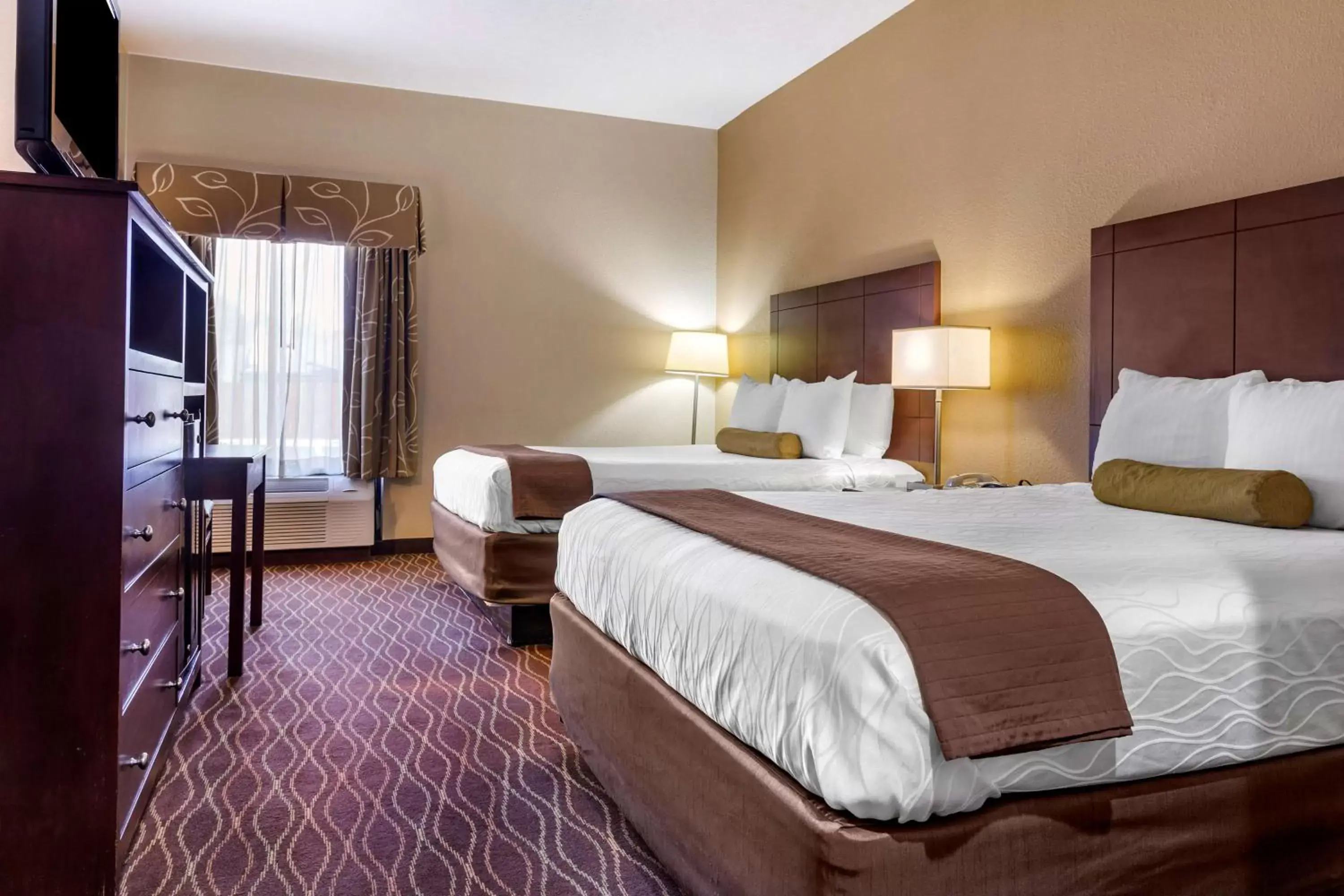 Bedroom, Bed in Best Western Plus Springfield Airport Inn