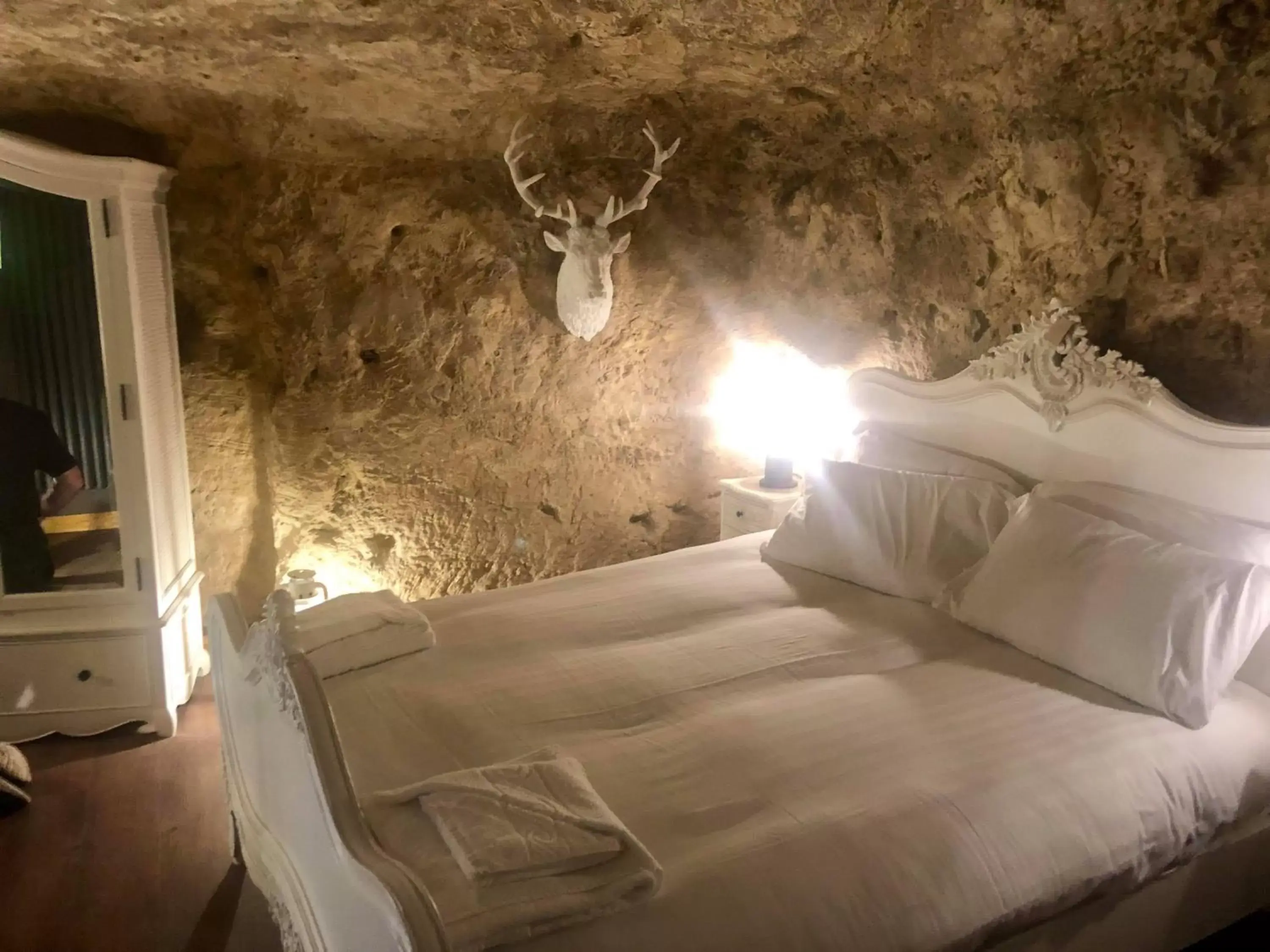 Bedroom, Bed in The Grotto