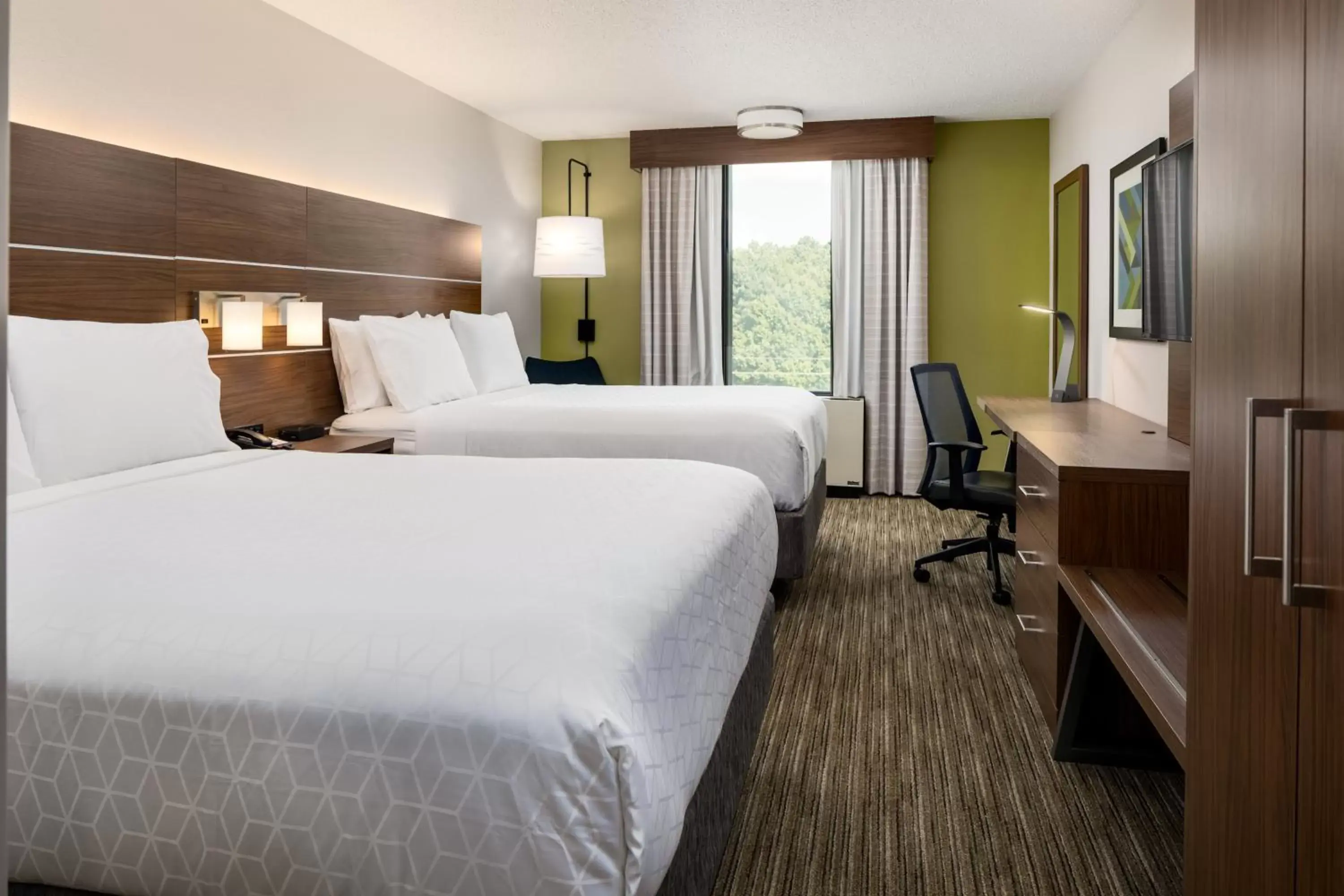 Standard Room with Two Queen Beds in Holiday Inn Express Atlanta Airport-College Park by IHG Standard Room with Two Queen Beds in Holiday Inn Express Atlanta Airport-College Park by IHG