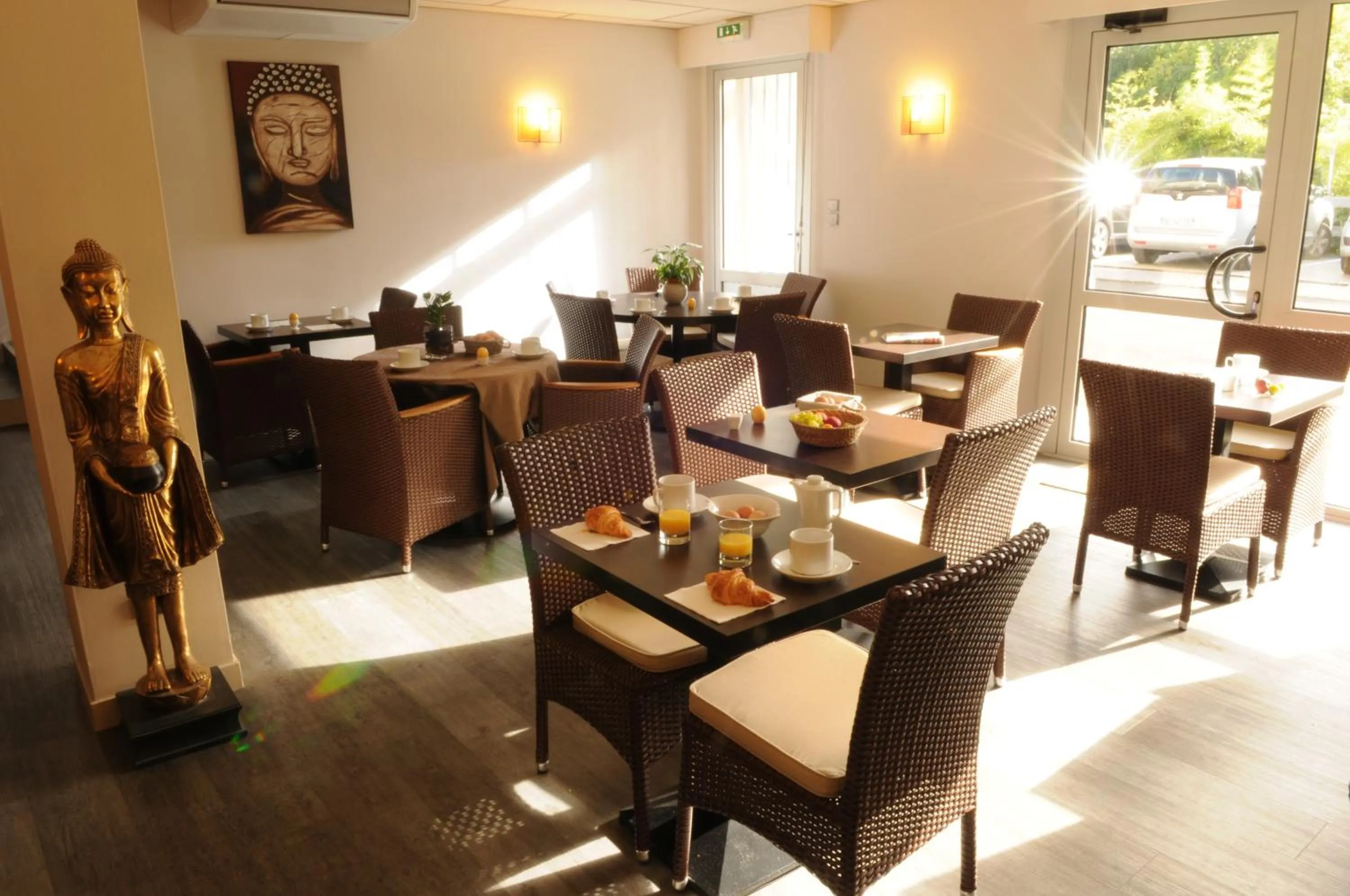 Restaurant/places to eat in Hôtel du Moulin