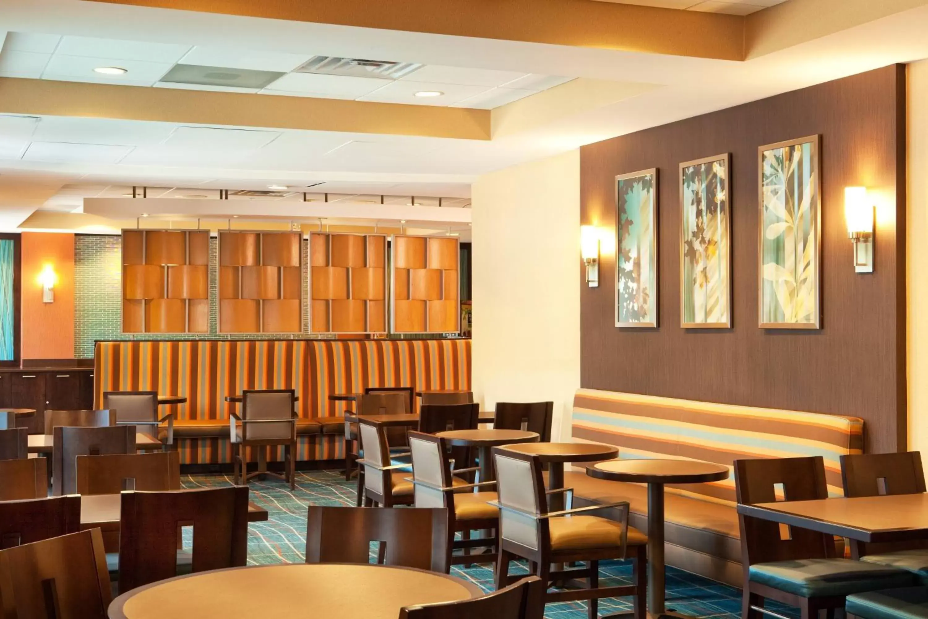 Restaurant/Places to Eat in SpringHill Suites by Marriott Tarrytown Westchester County