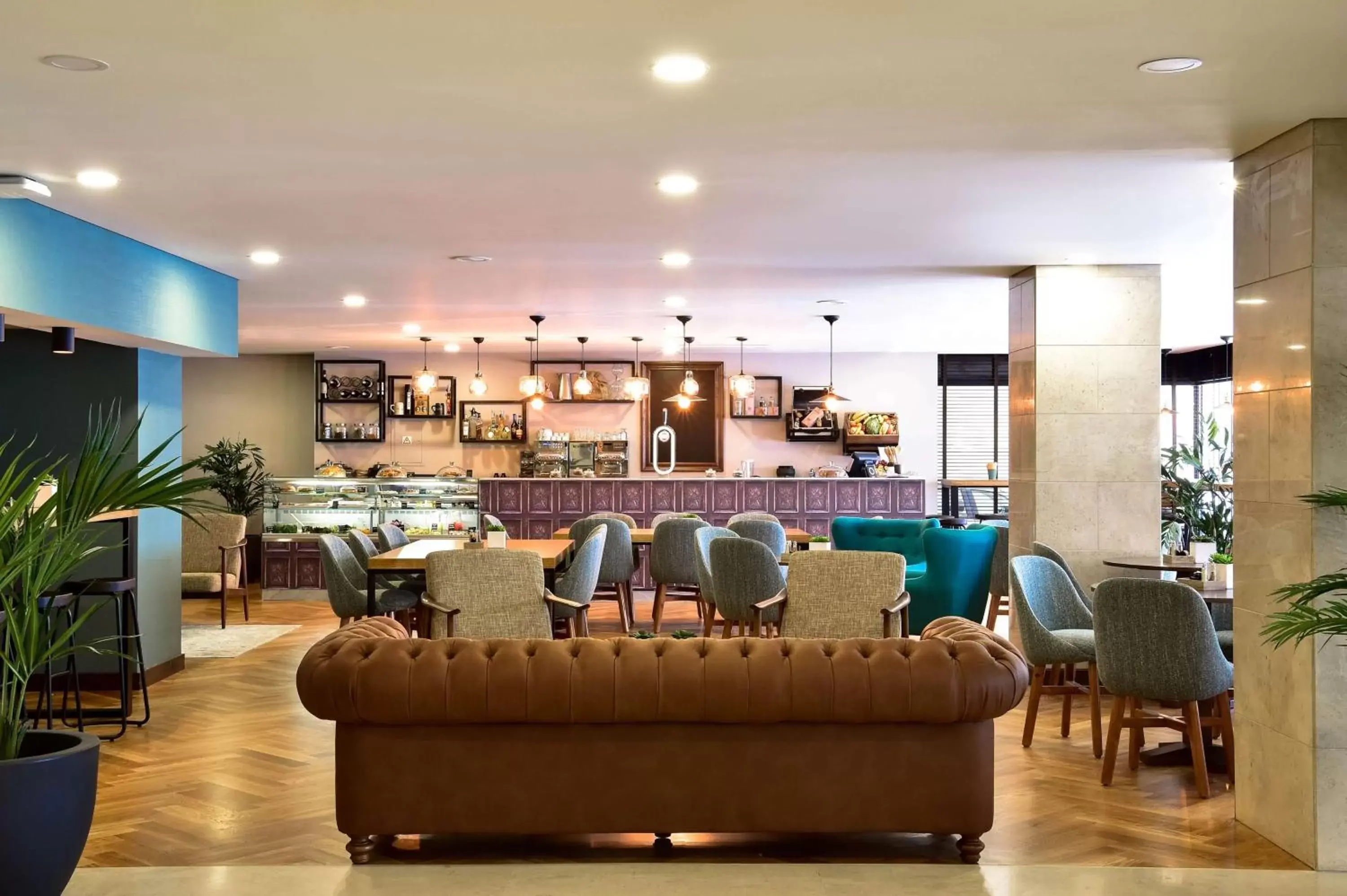 Restaurant/places to eat, Lounge/Bar in Tivoli Coimbra Hotel