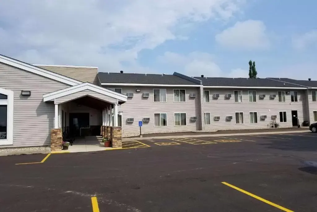 Property building in Super 8 by Wyndham Glenwood Property building in Super 8 by Wyndham Glenwood