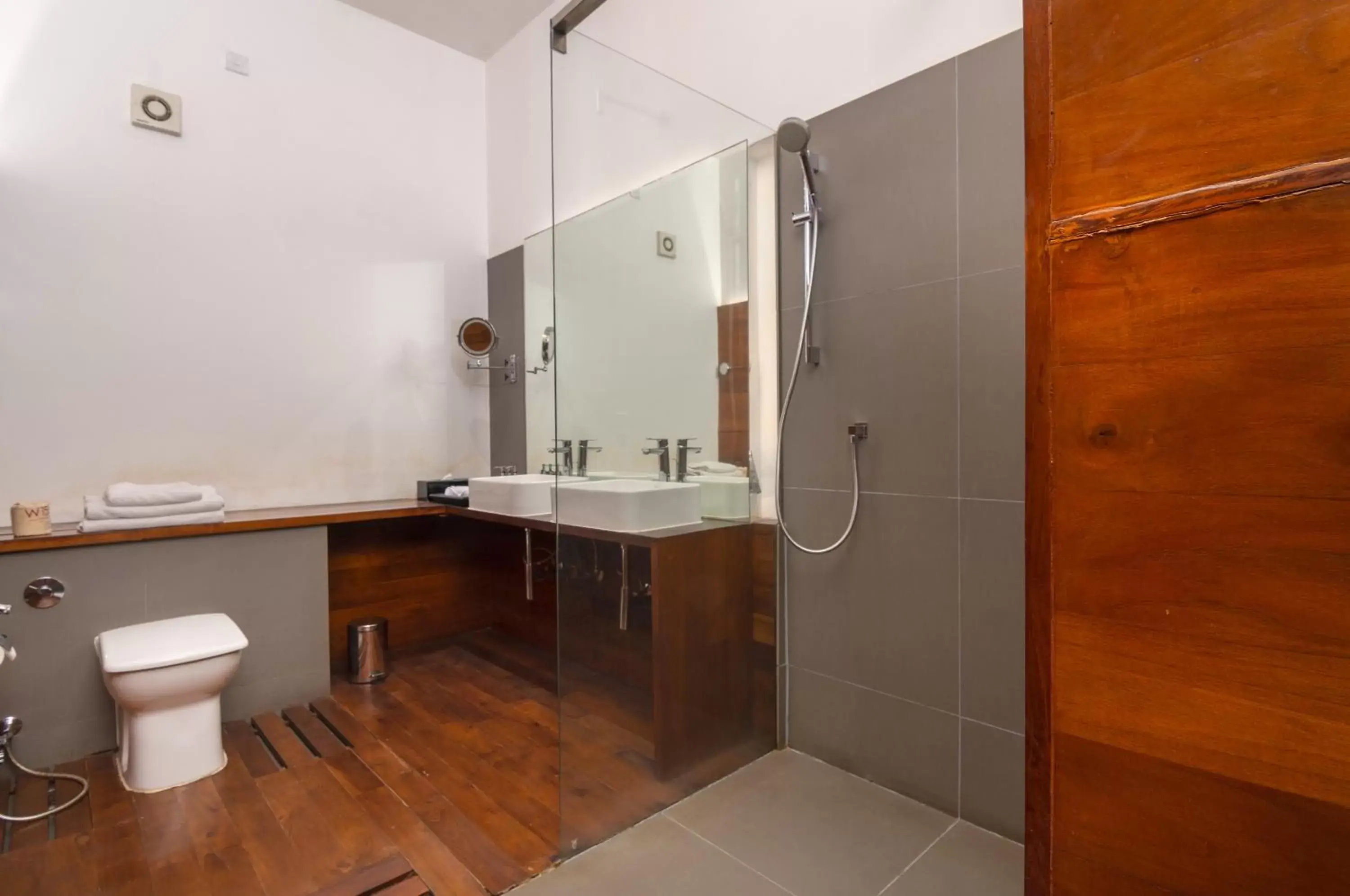 Shower, Bathroom in W15