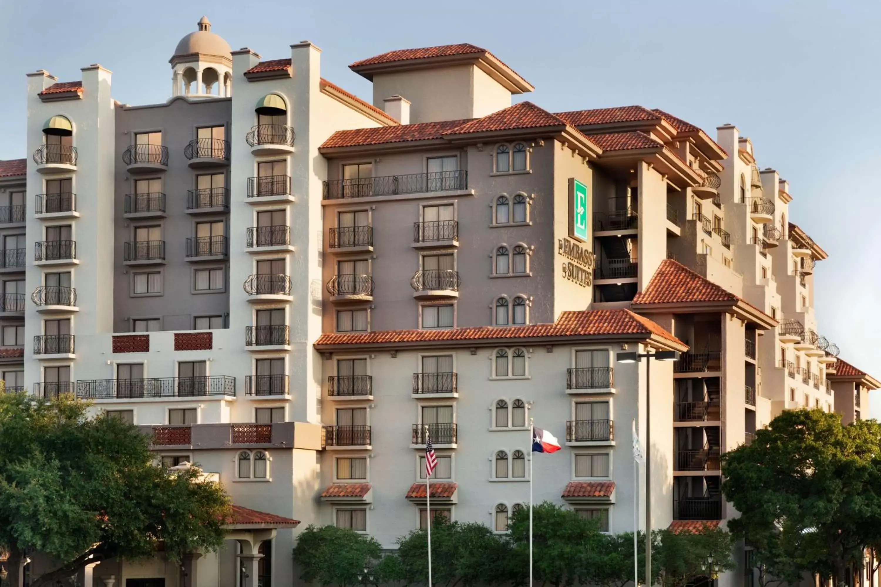 Property building in Embassy Suites by Hilton Dallas DFW Airport South Property building in Embassy Suites by Hilton Dallas DFW Airport South