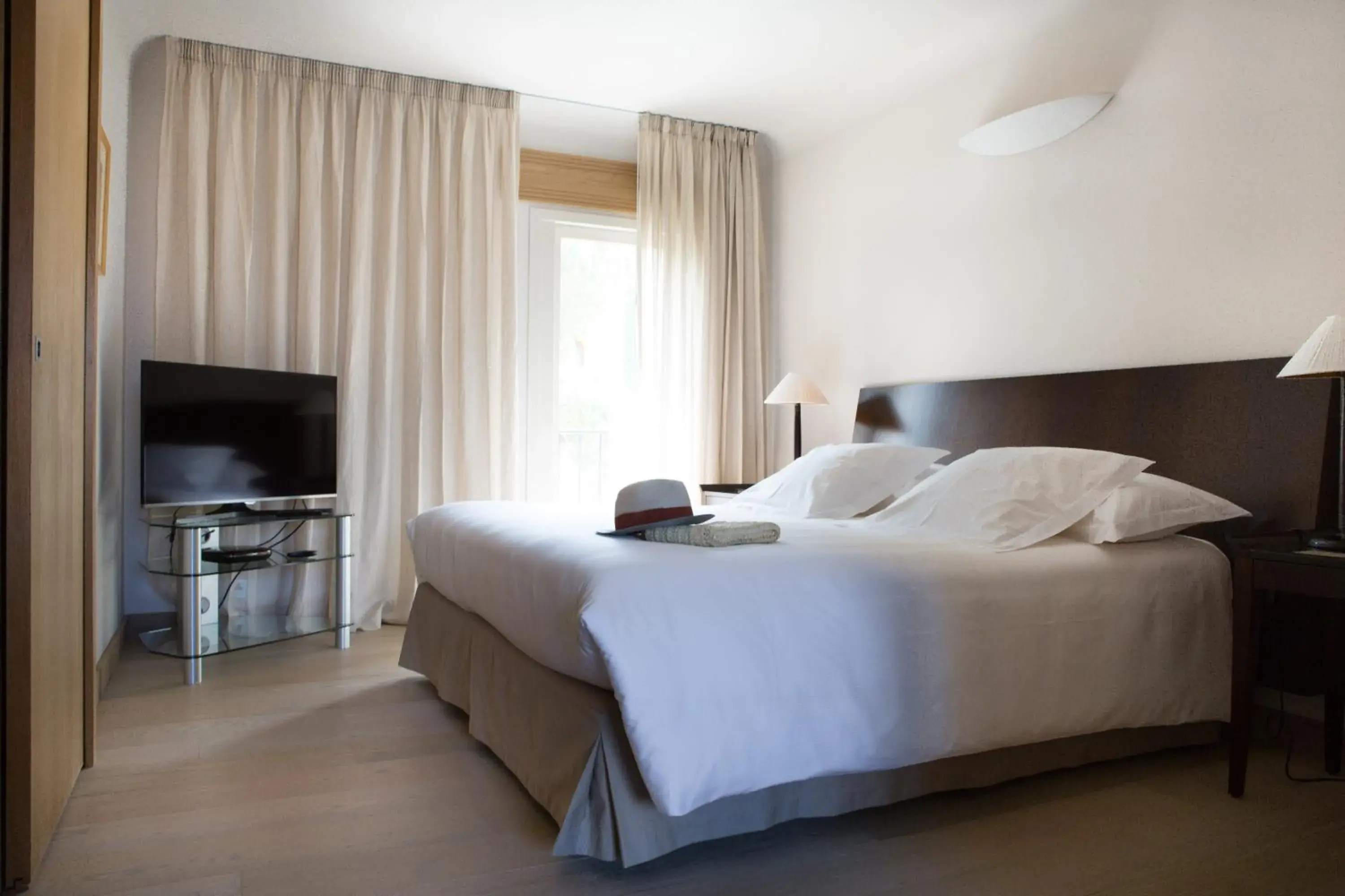 Bedroom, Bed in La Villa Calvi