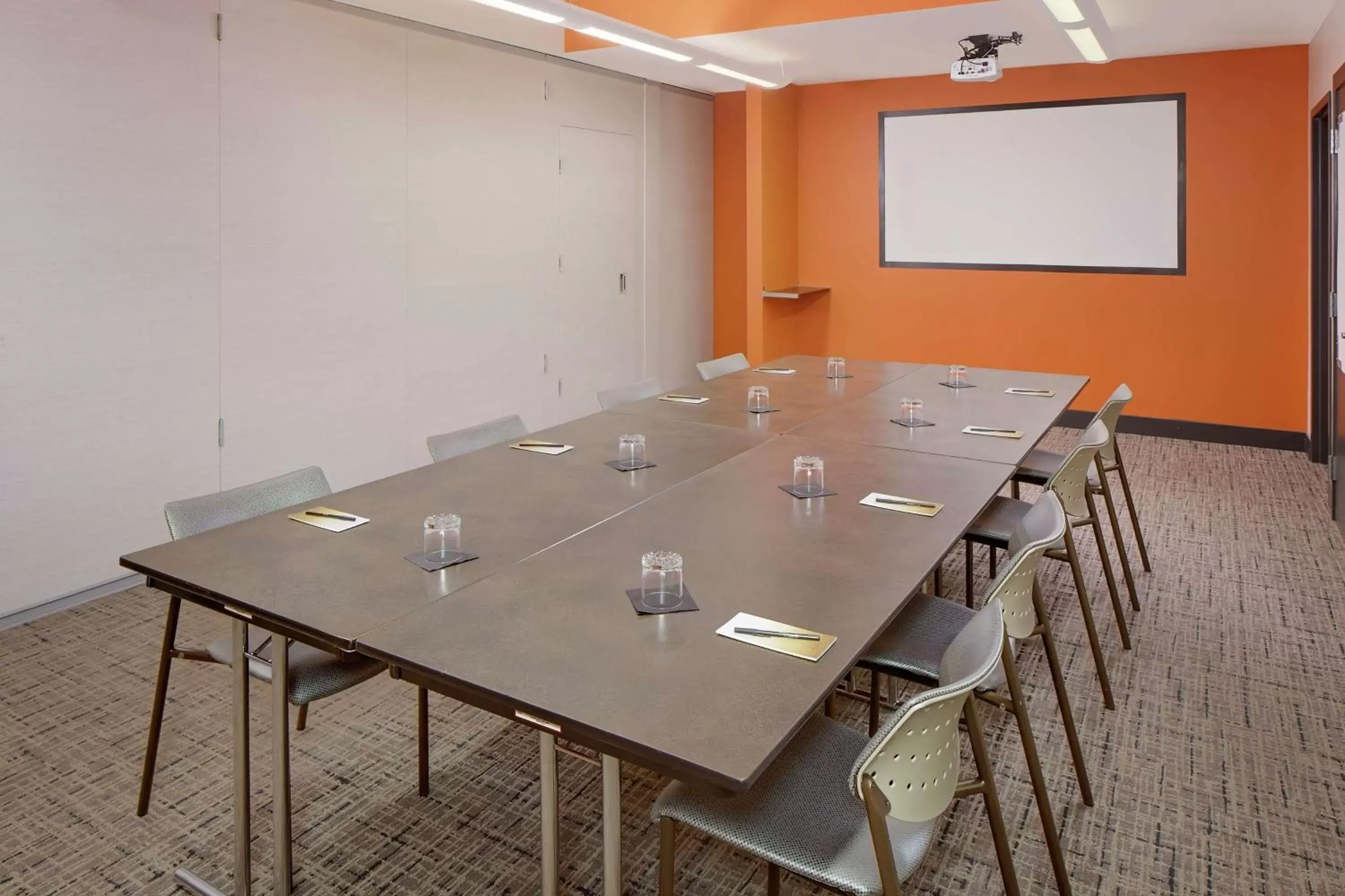 Meeting/conference room in Chrysalis Inn & Spa Bellingham, Curio Collection by Hilton