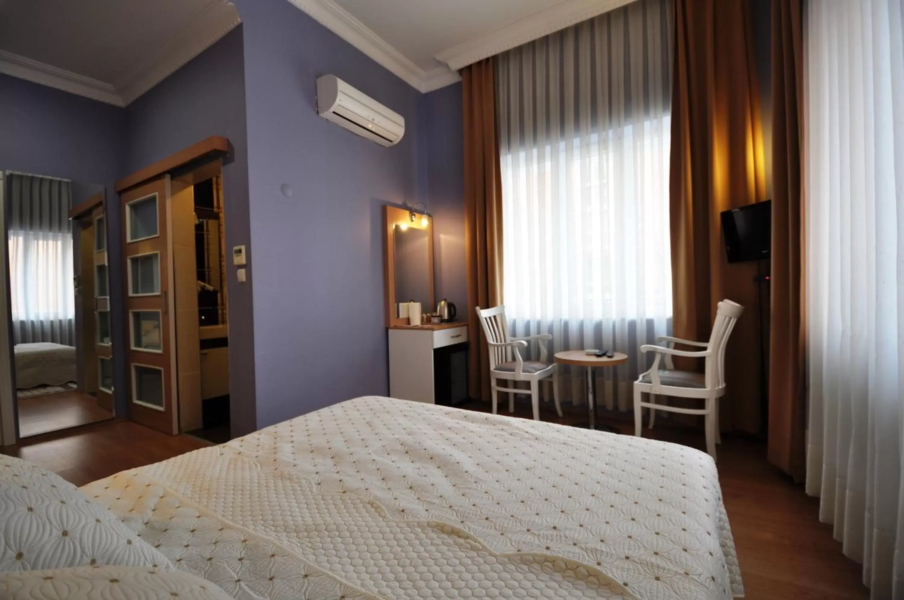 Bedroom, Bed in Khalkedon Hotel Istanbul