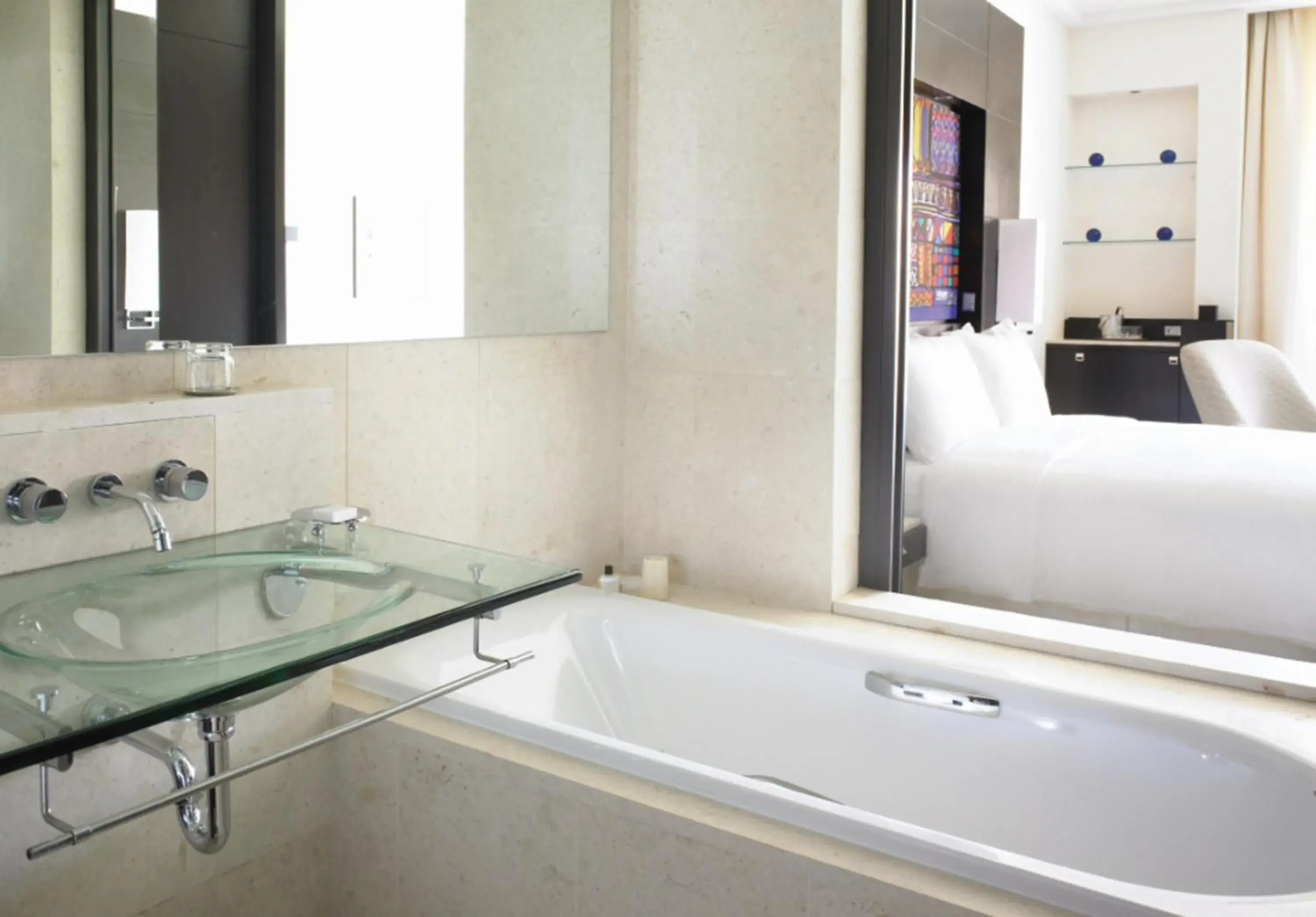 Hot Tub, Bathroom in Park Hyatt Jeddah Marina Club and Spa