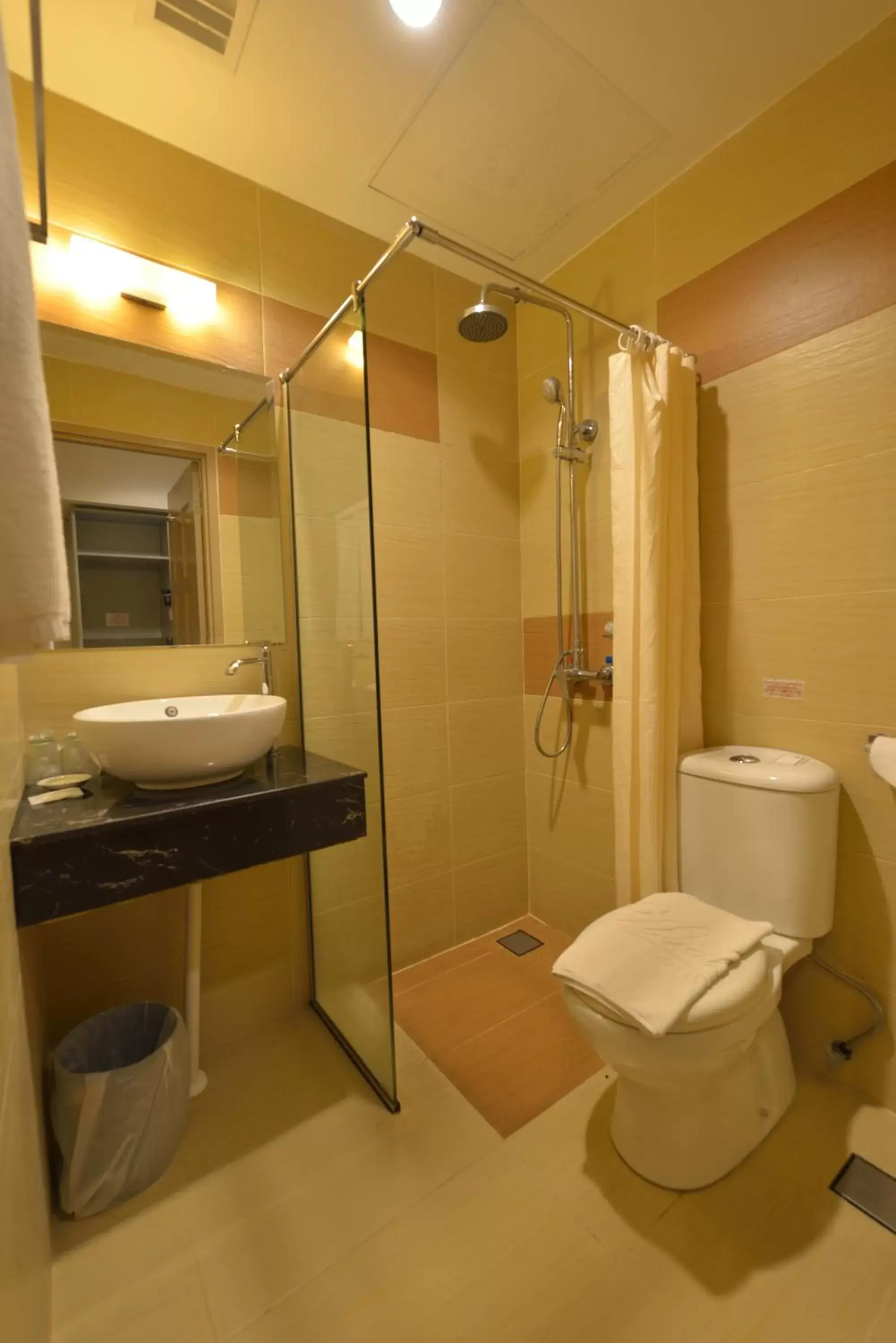 Bathroom in Abell Hotel