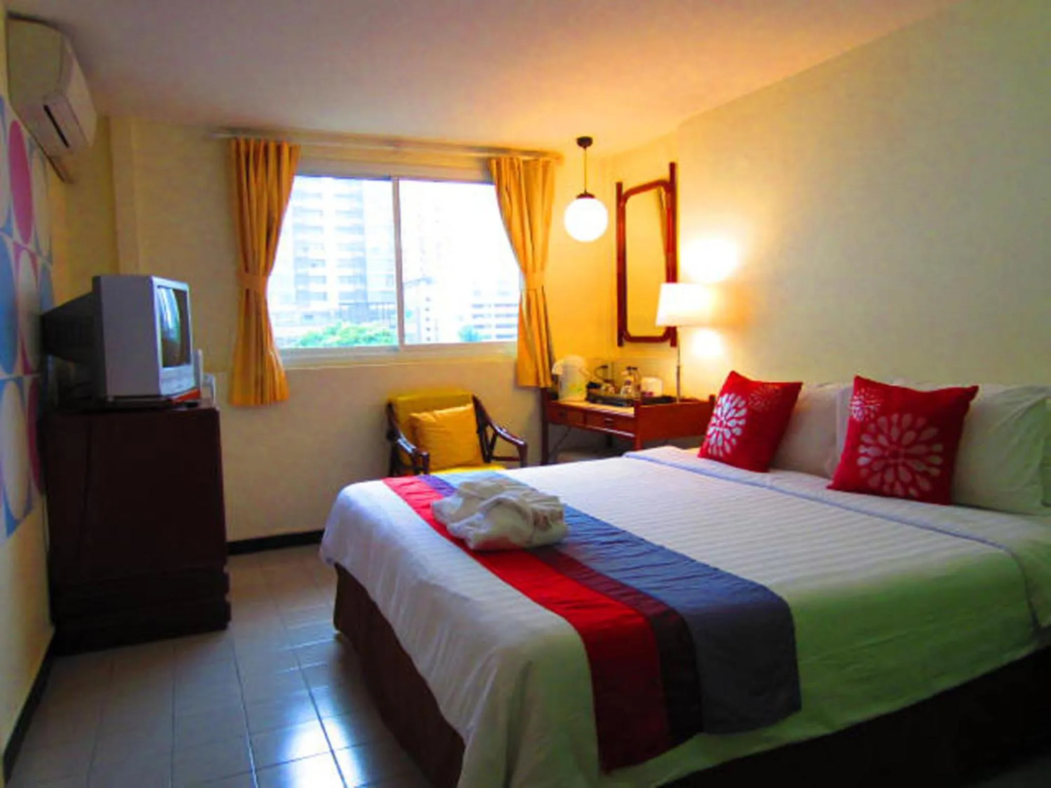 Bedroom, Bed in Sawasdee Sukhumvit Inn