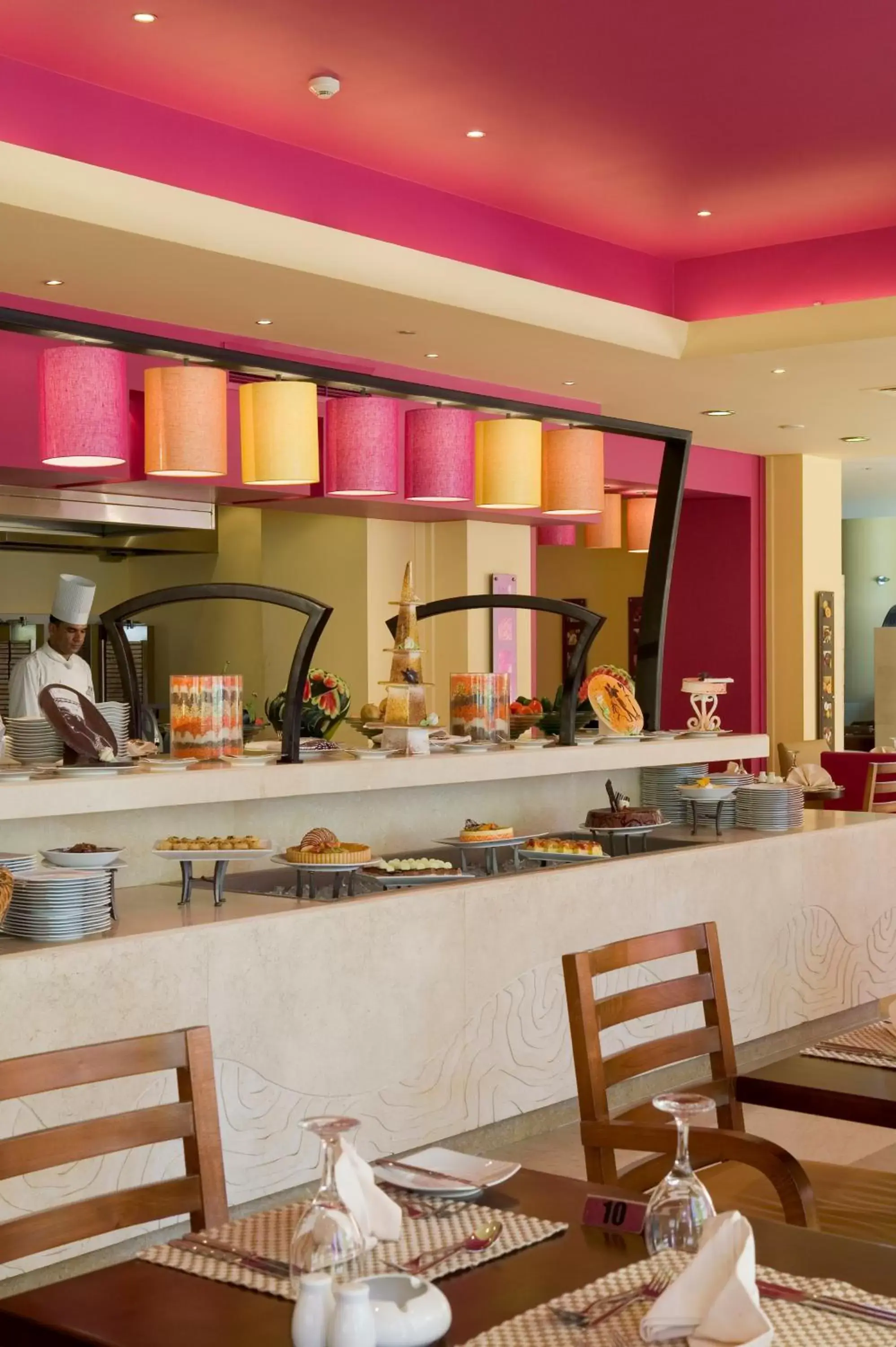 Restaurant/Places to Eat in Novotel Cairo 6th Of October
