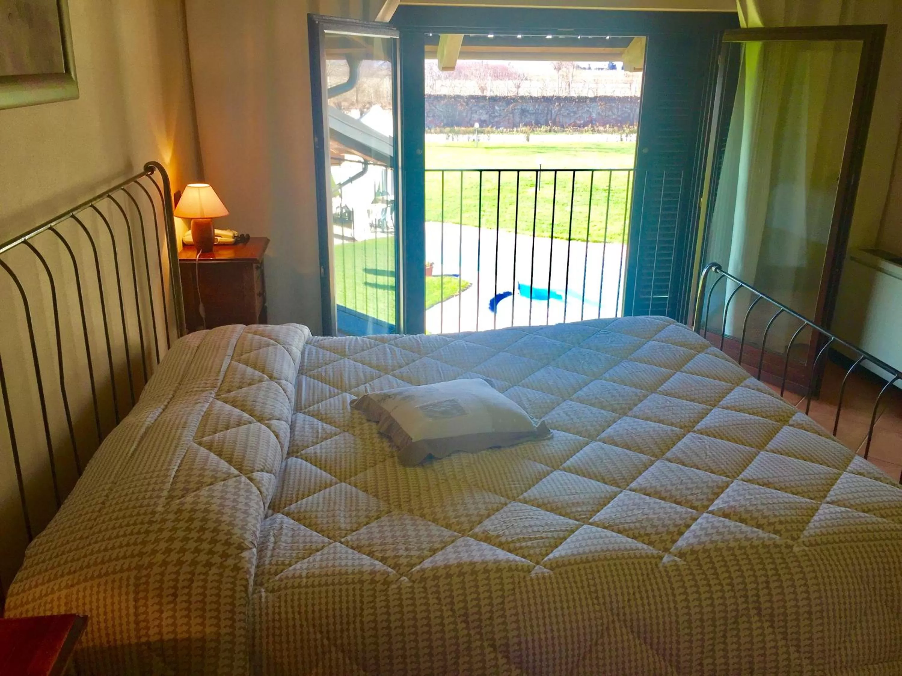 Bed in Albergo Cosmera